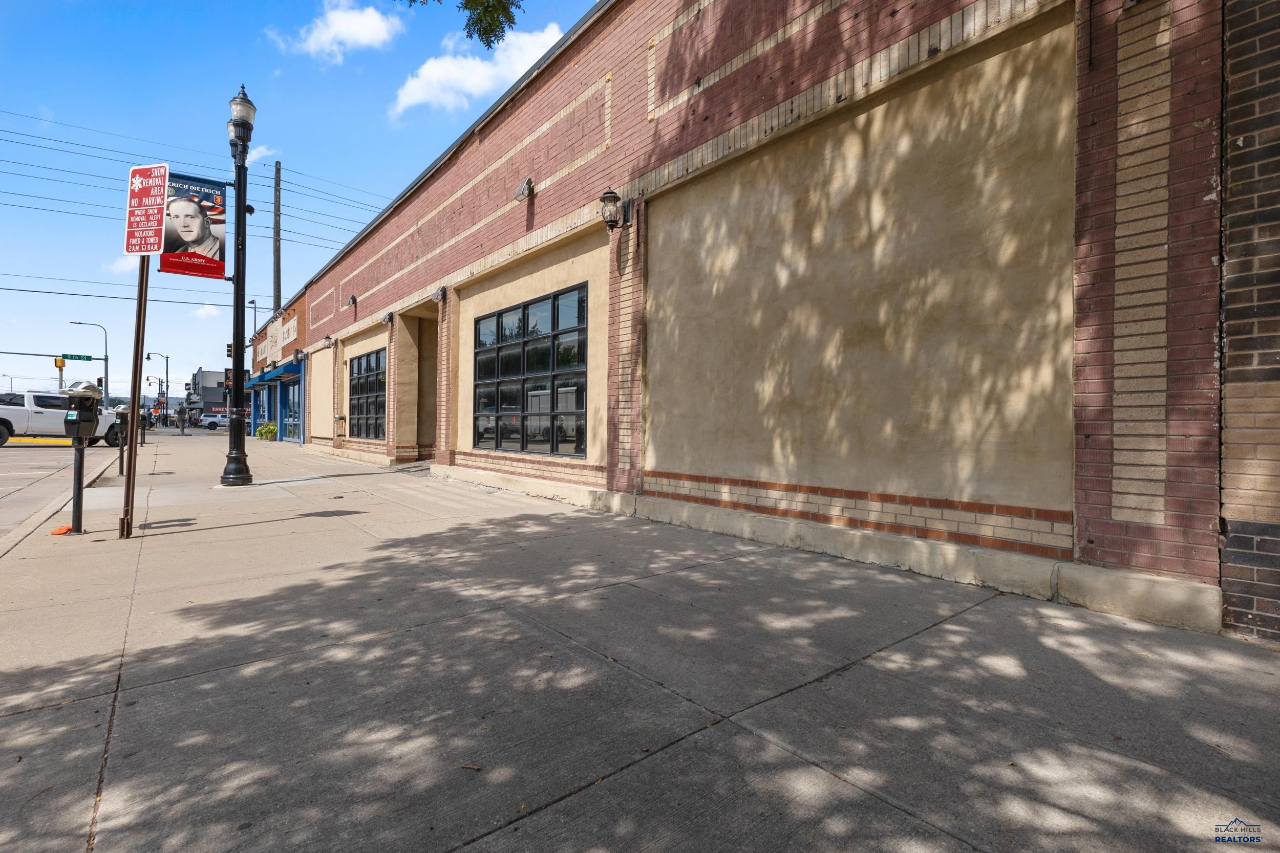 826 MAIN ST