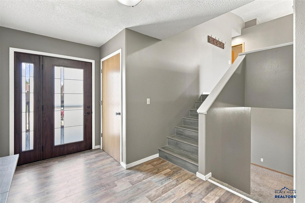 2911 Greenwood Trail