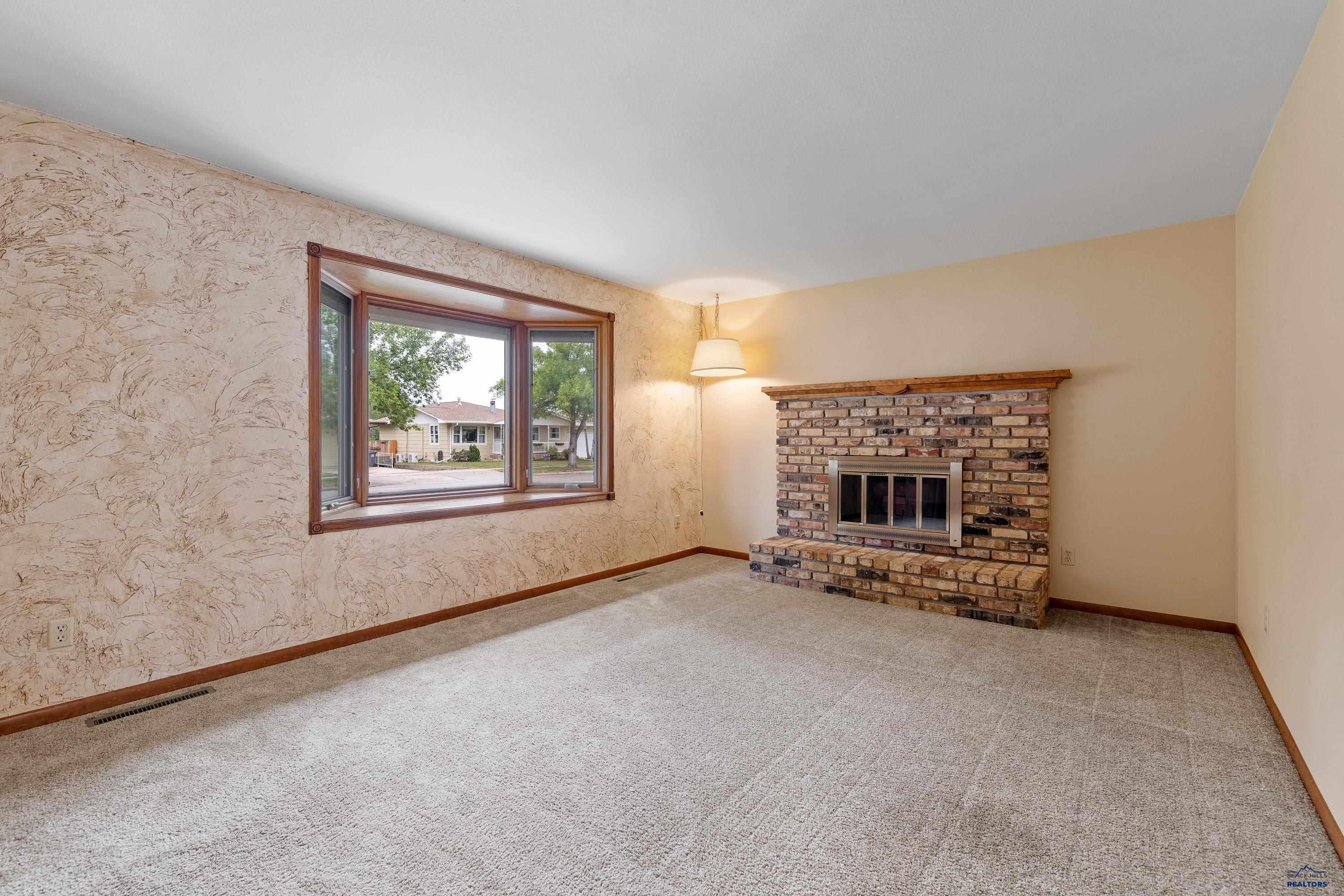 2708 RAYMOND DR
