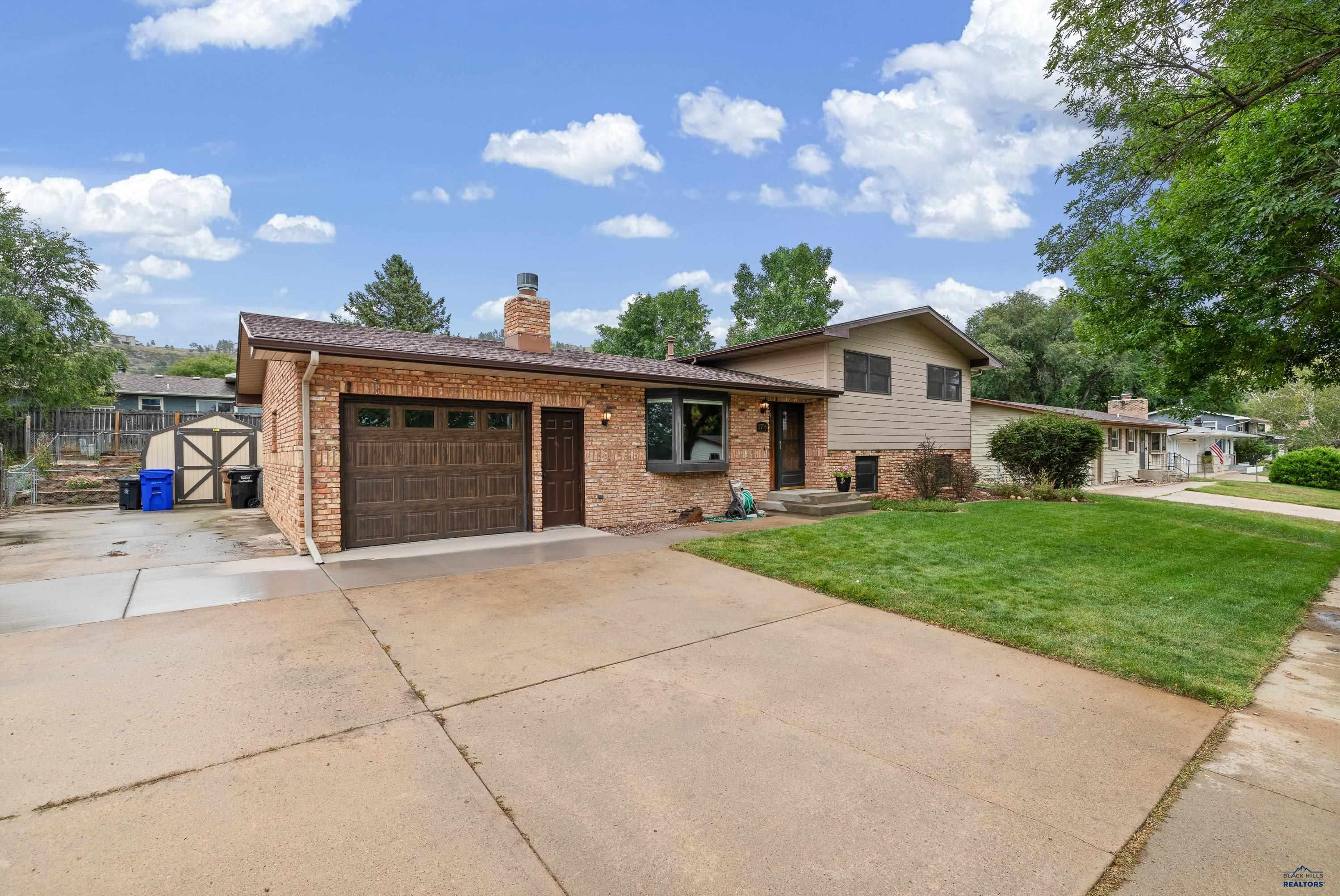 2708 RAYMOND DR