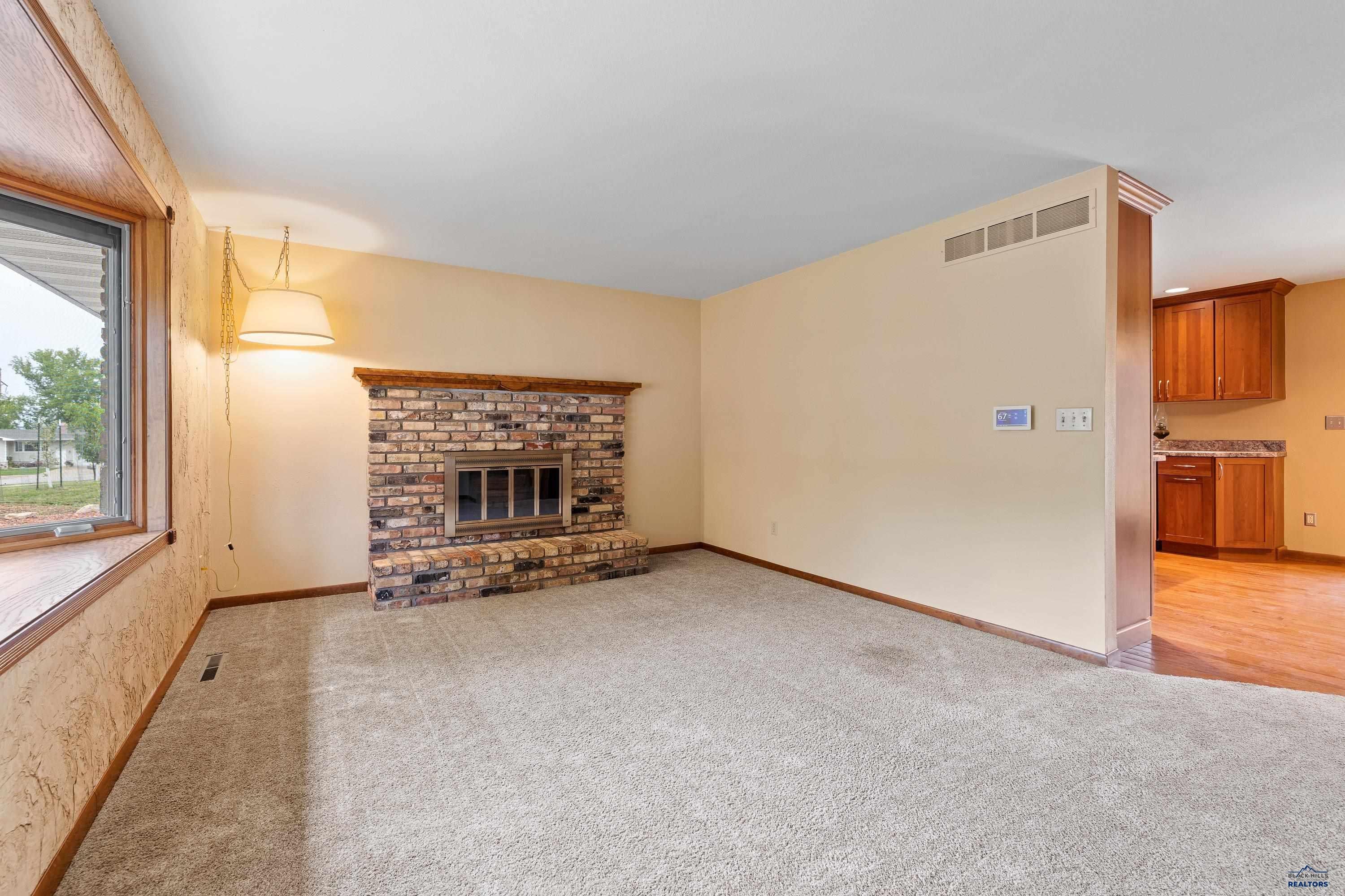 2708 RAYMOND DR