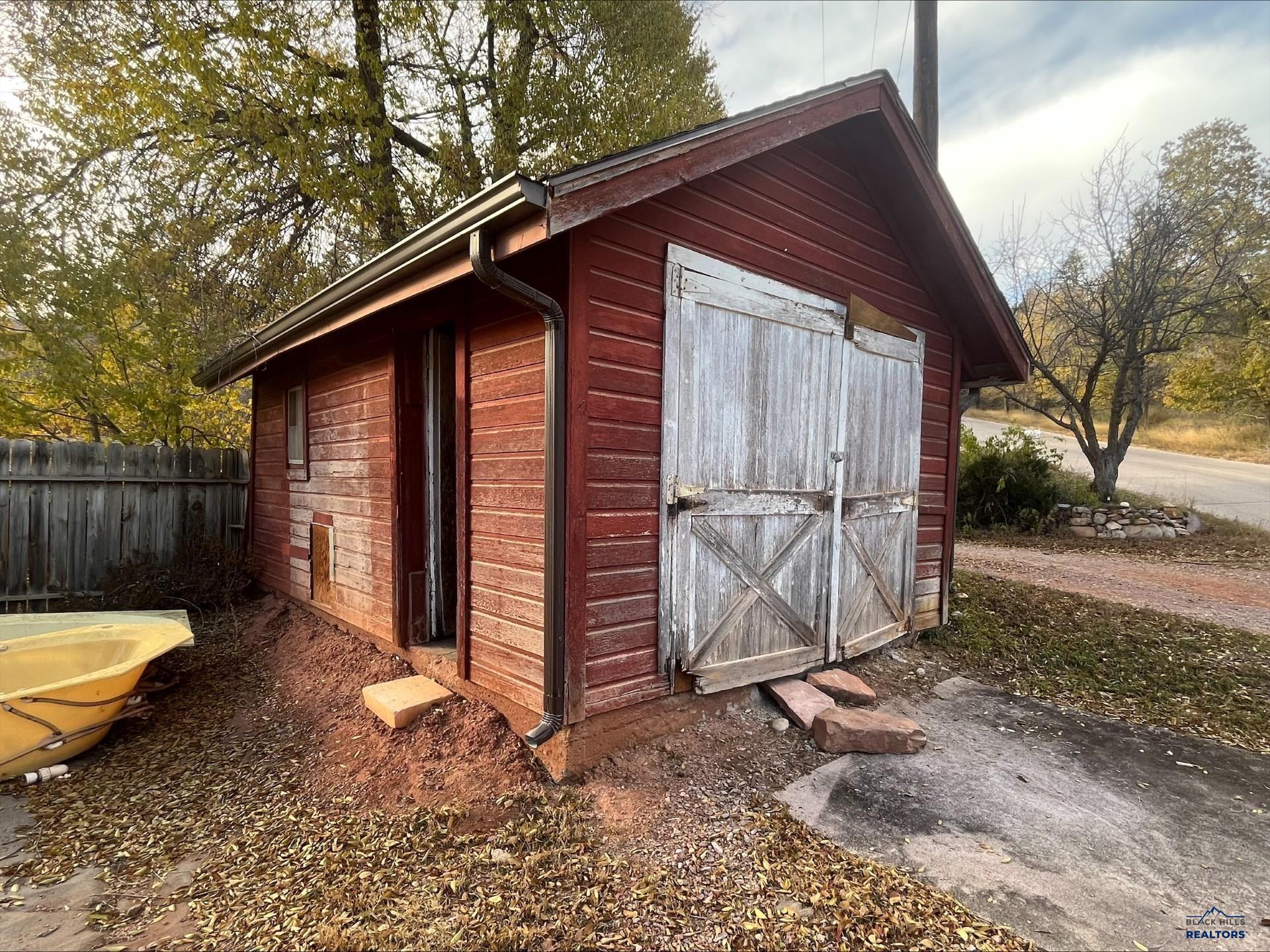 1902 EDGEWOOD TERRACE