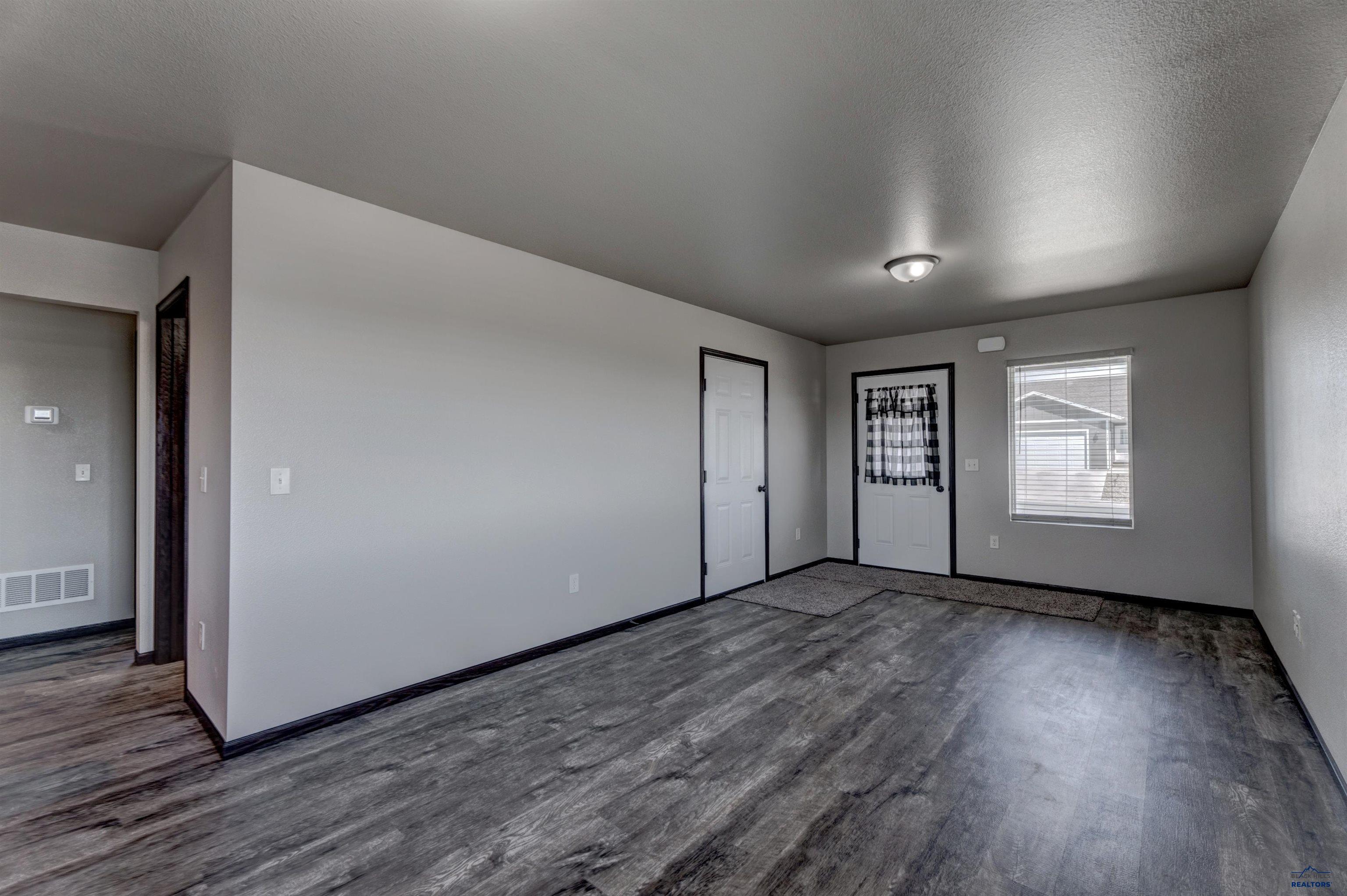 721 DIAMOND RIDGE BOULEVARD