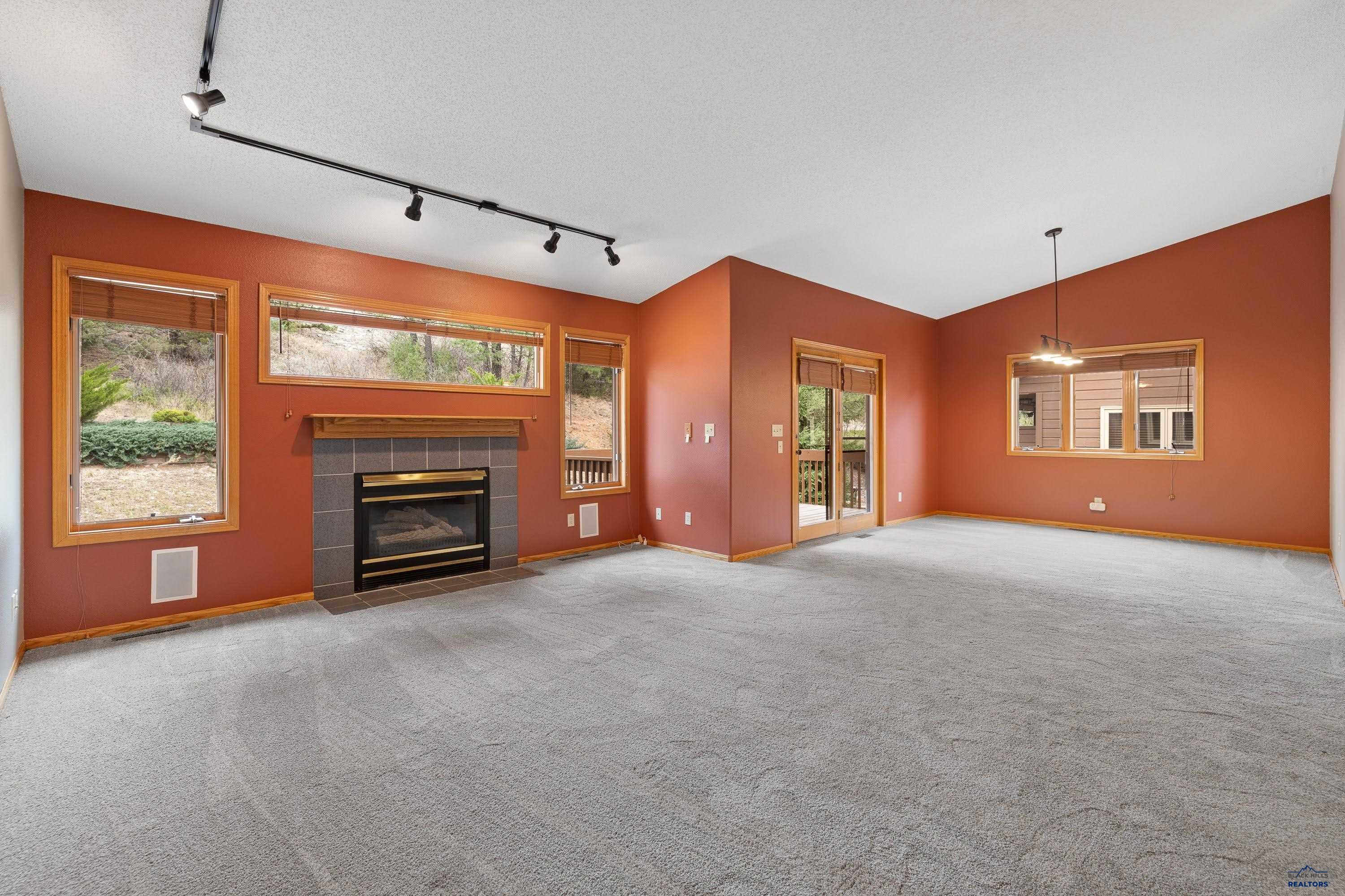 1212 MOUNTAIN SPRINGS RD