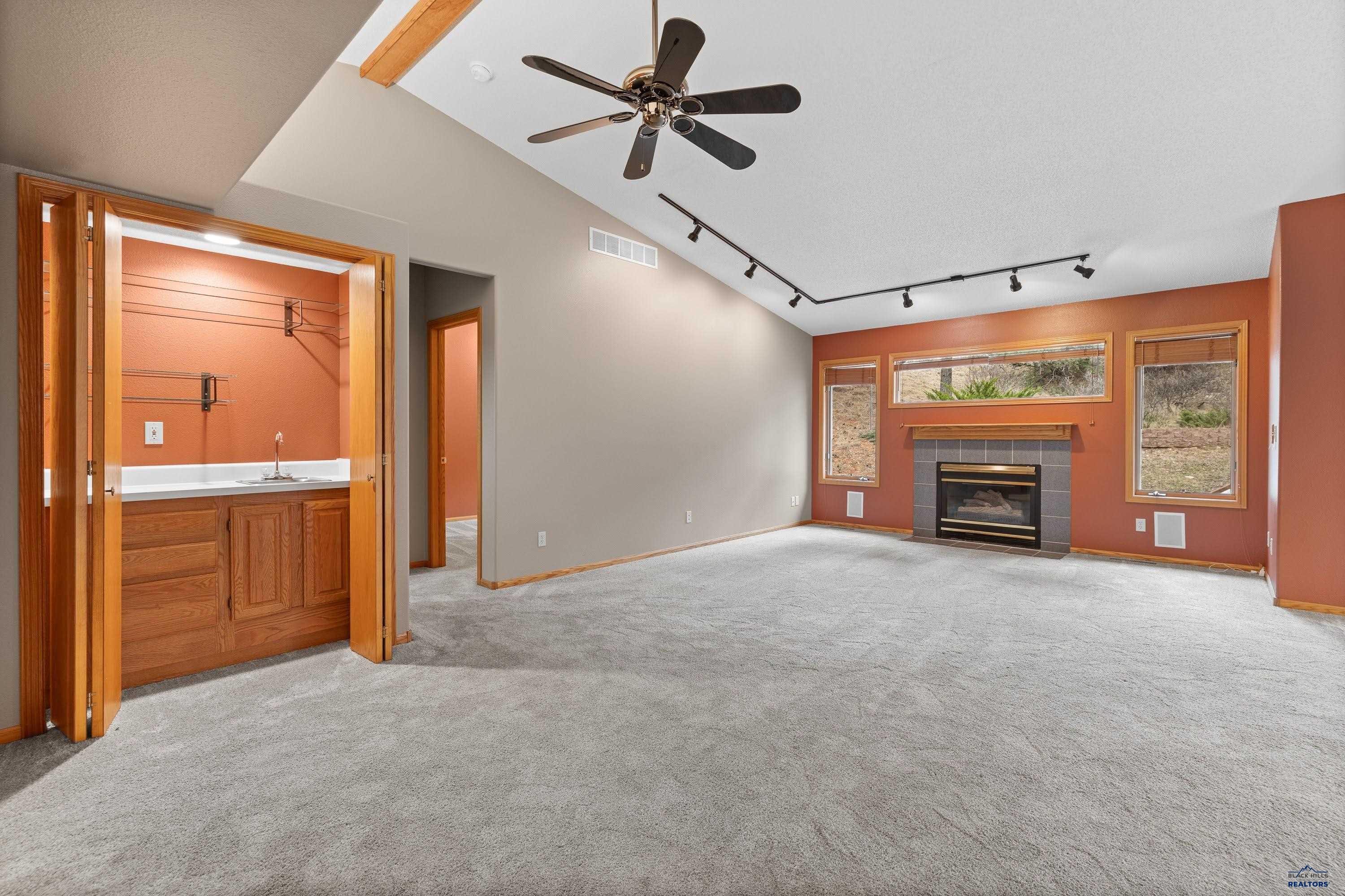 1212 MOUNTAIN SPRINGS RD