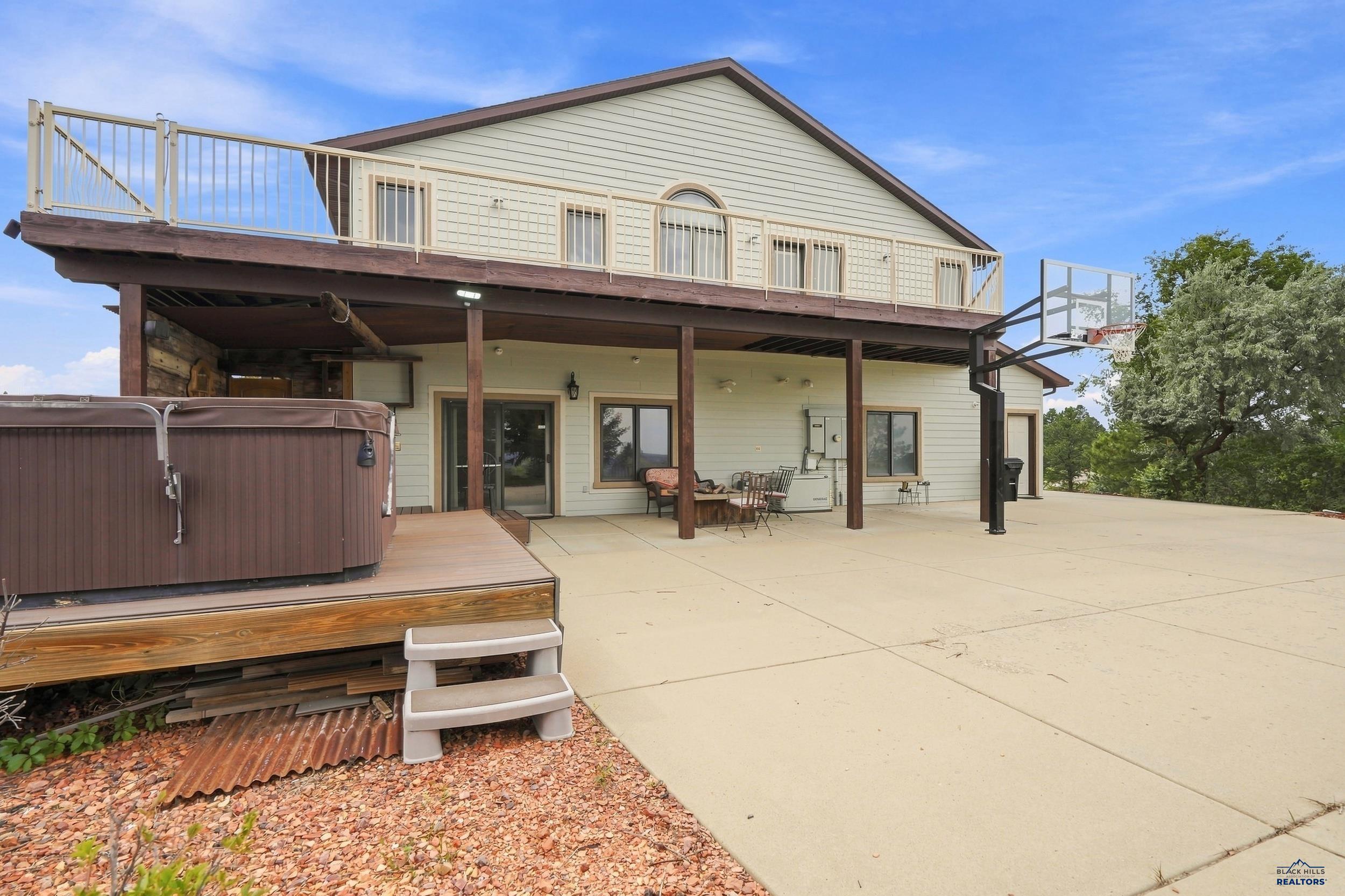 1183 WOODRIDGE DR