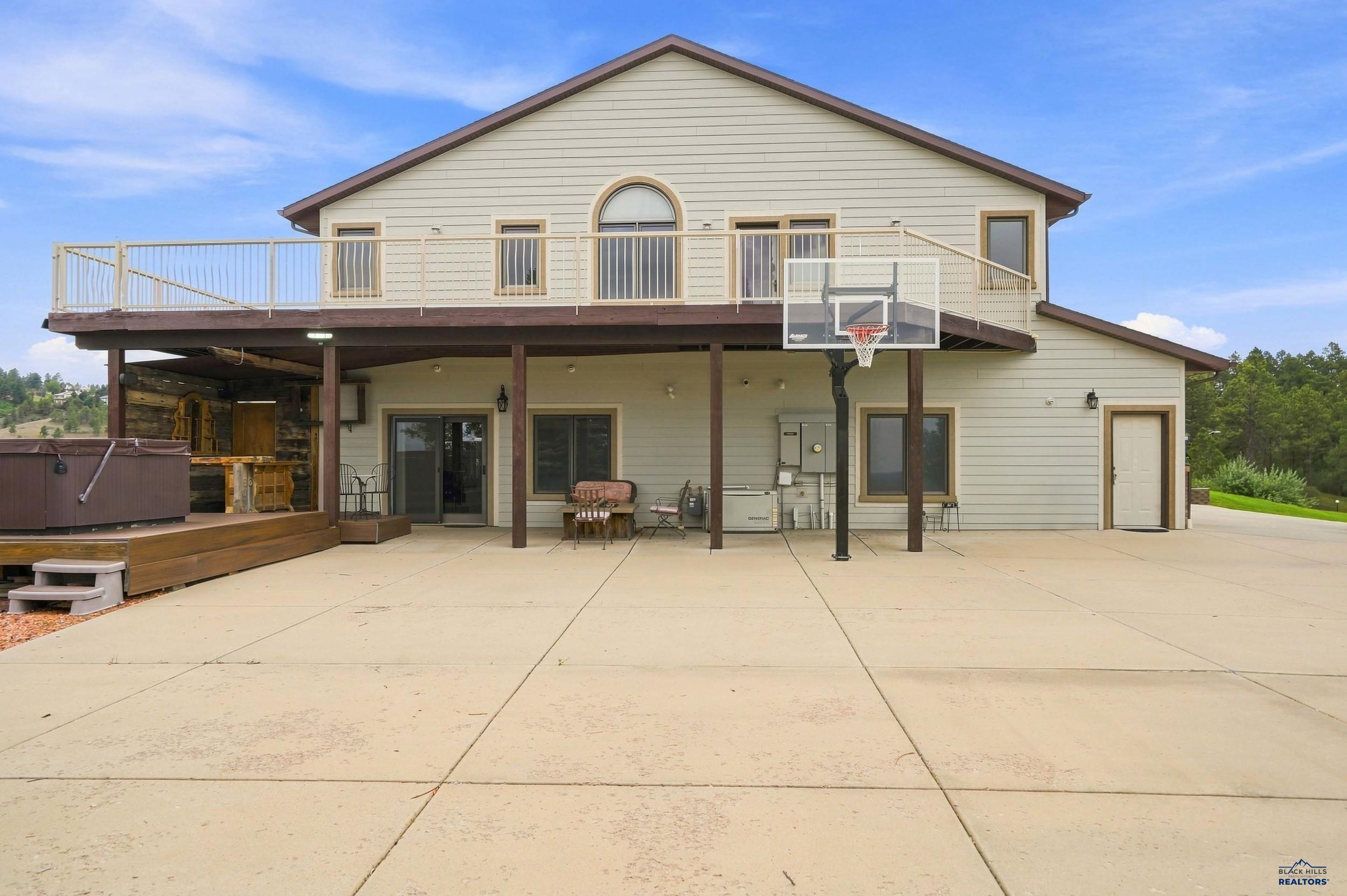 1183 WOODRIDGE DR