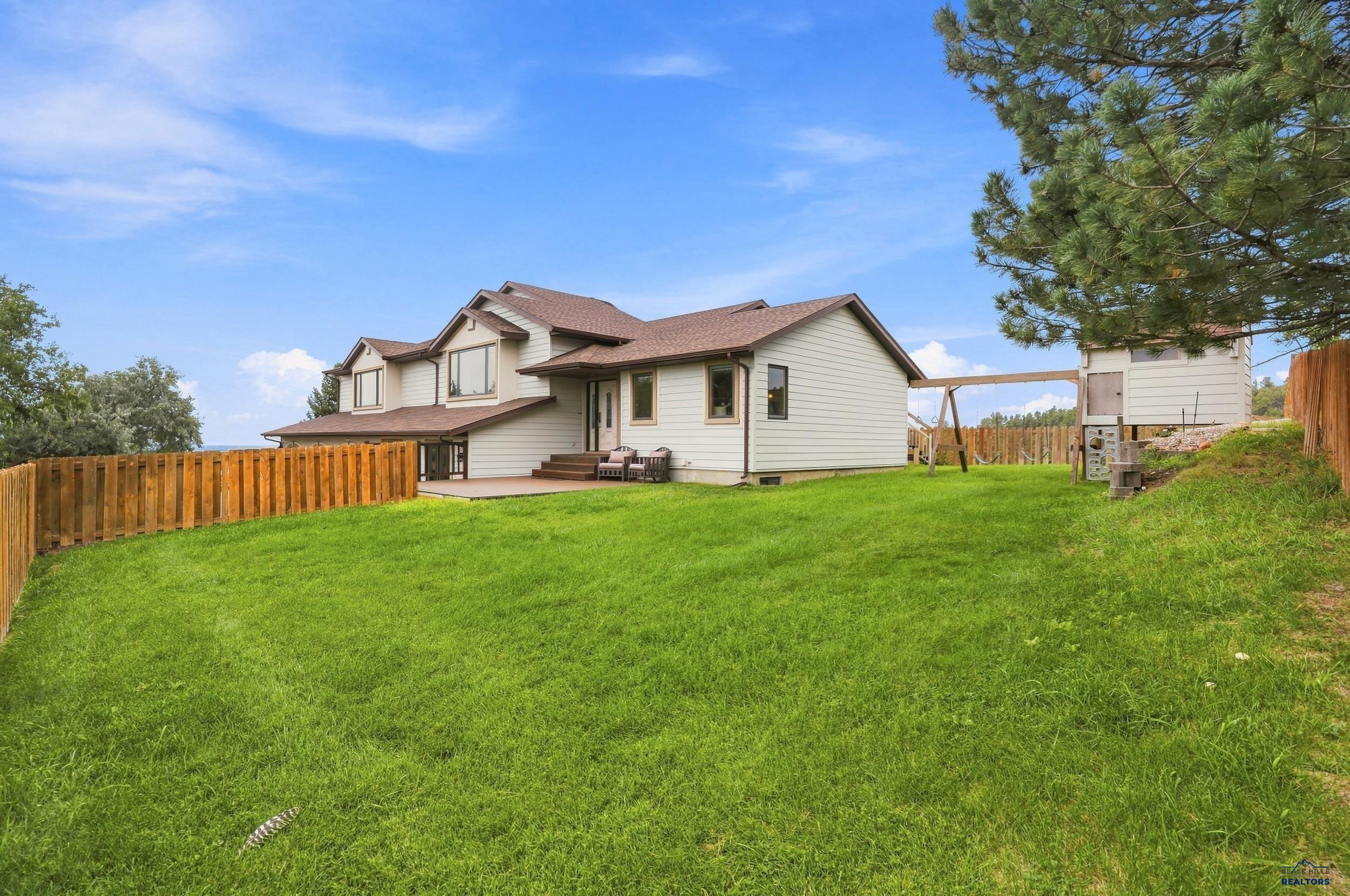 1183 WOODRIDGE DR