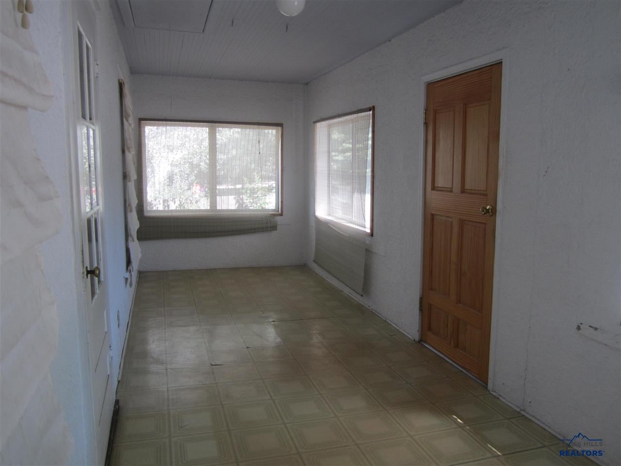 102 N 6th Street