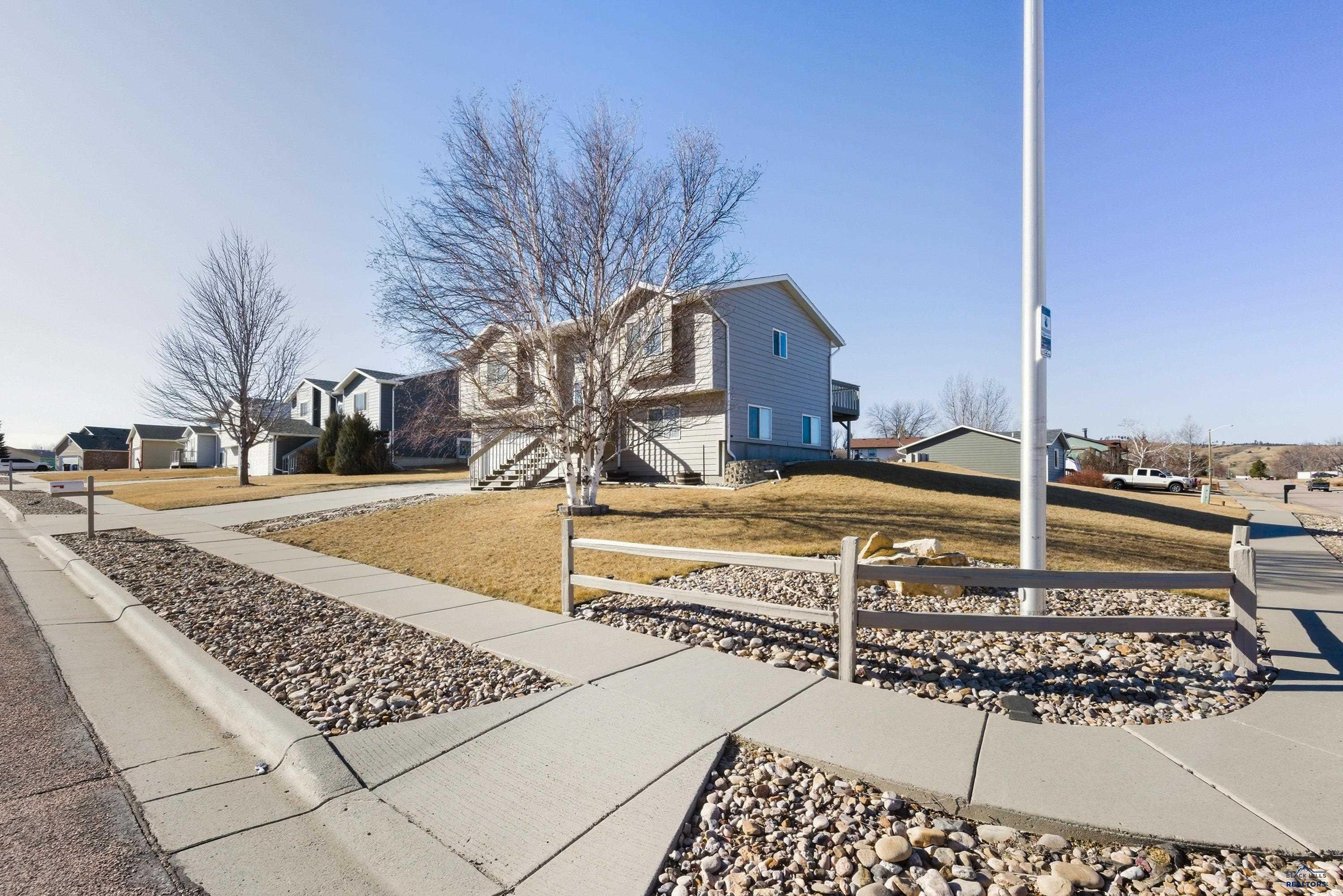 4523 THREE RIVERS DR