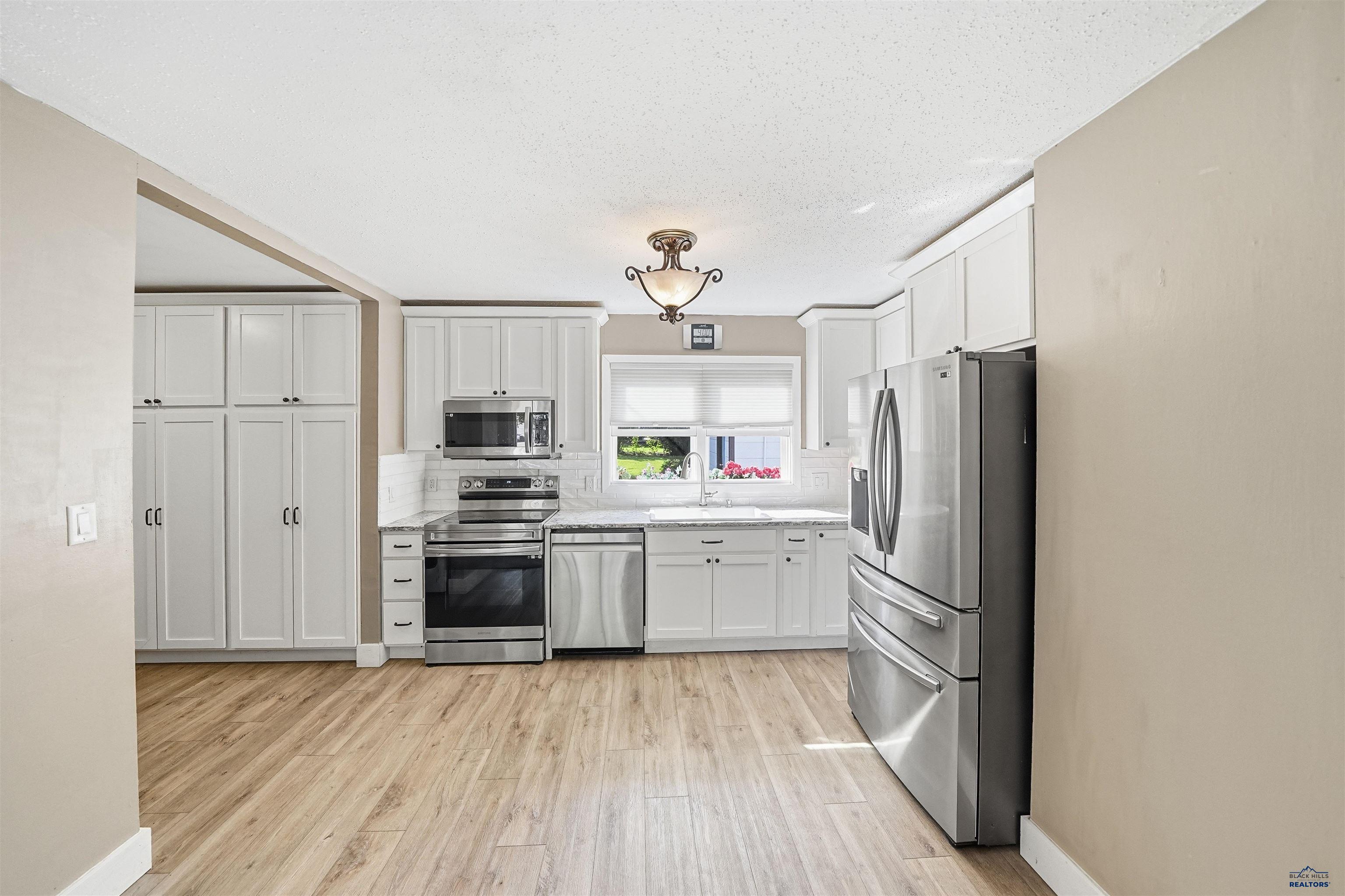 3207 CYPRESS