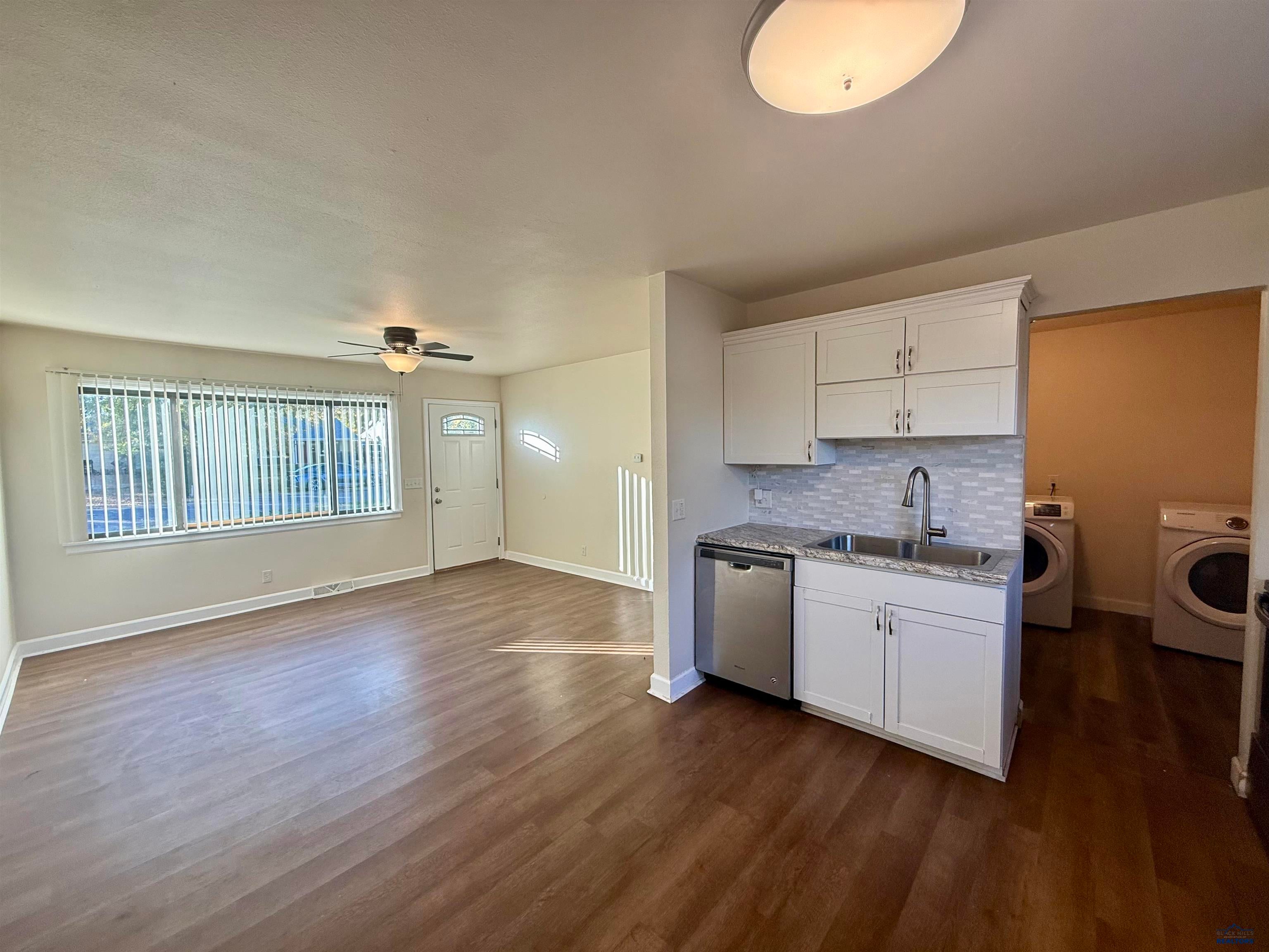 2114 IVY AVE