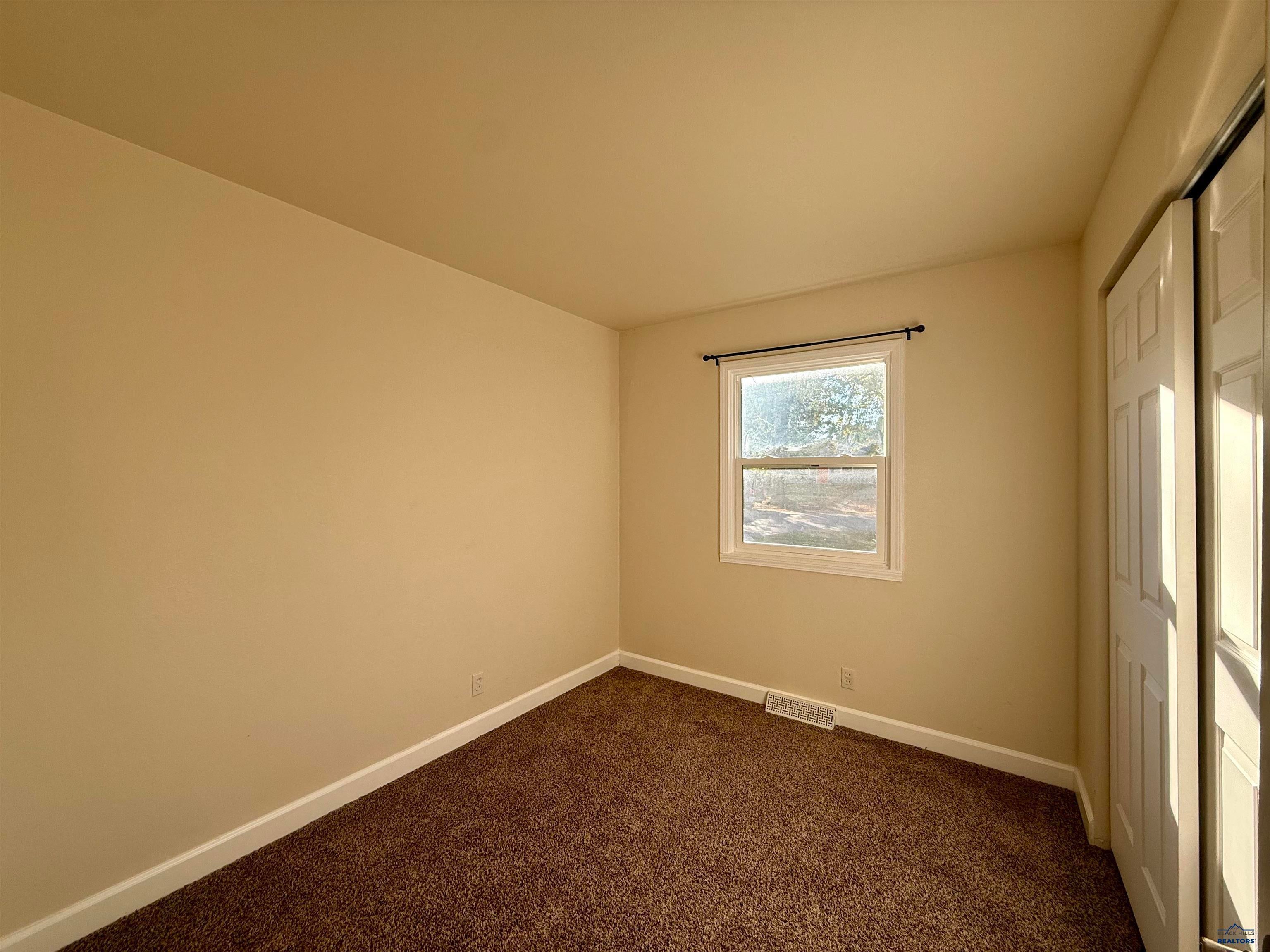 2114 IVY AVE