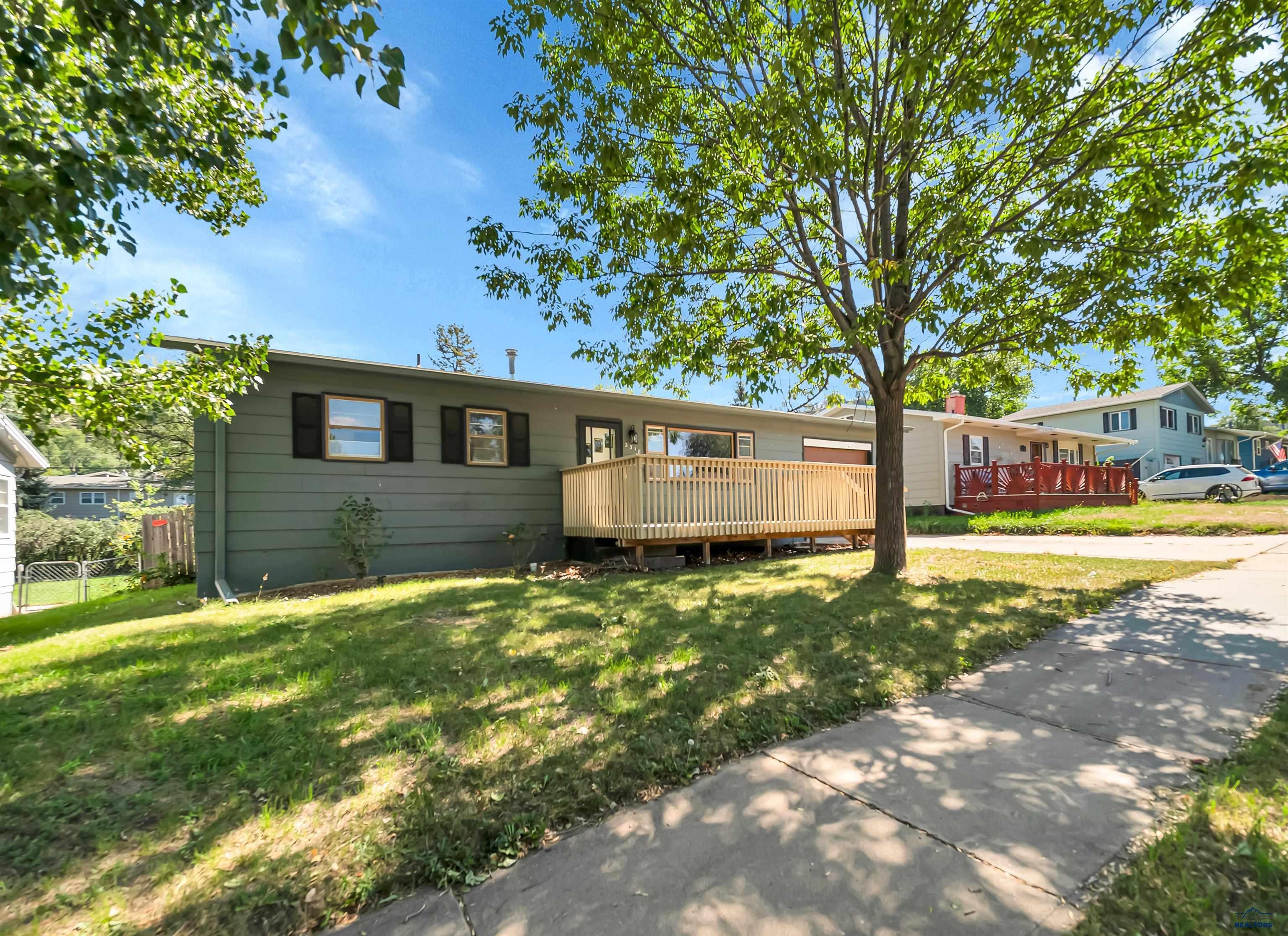 2318 CRUZ DR
