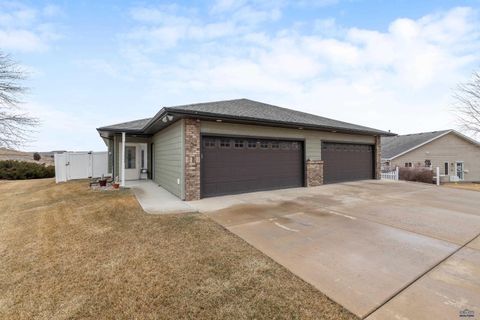 1222 E OAKLAND Rapid City SD 57701