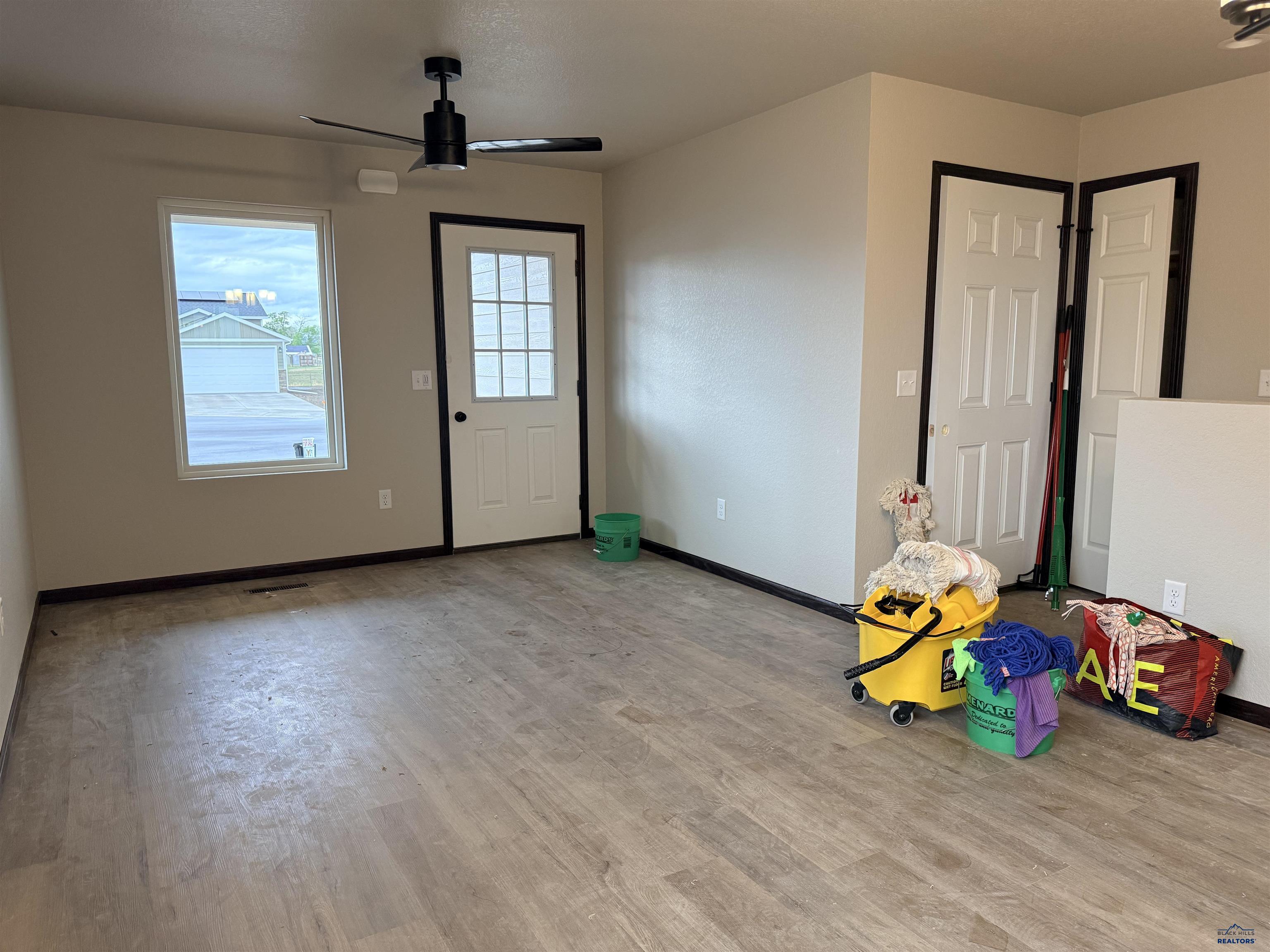 4258 LODI LN