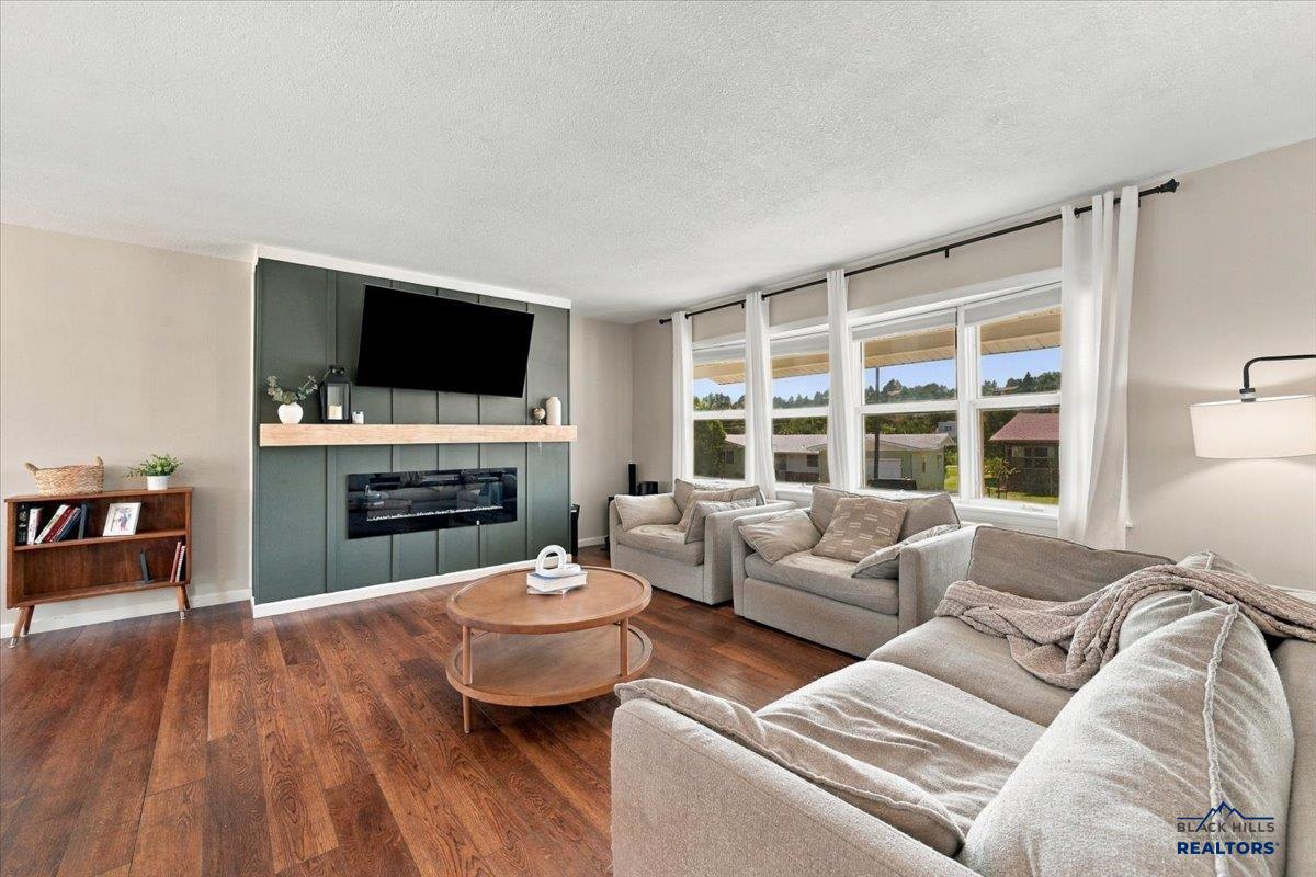 2936 COUNTRY CLUB DR