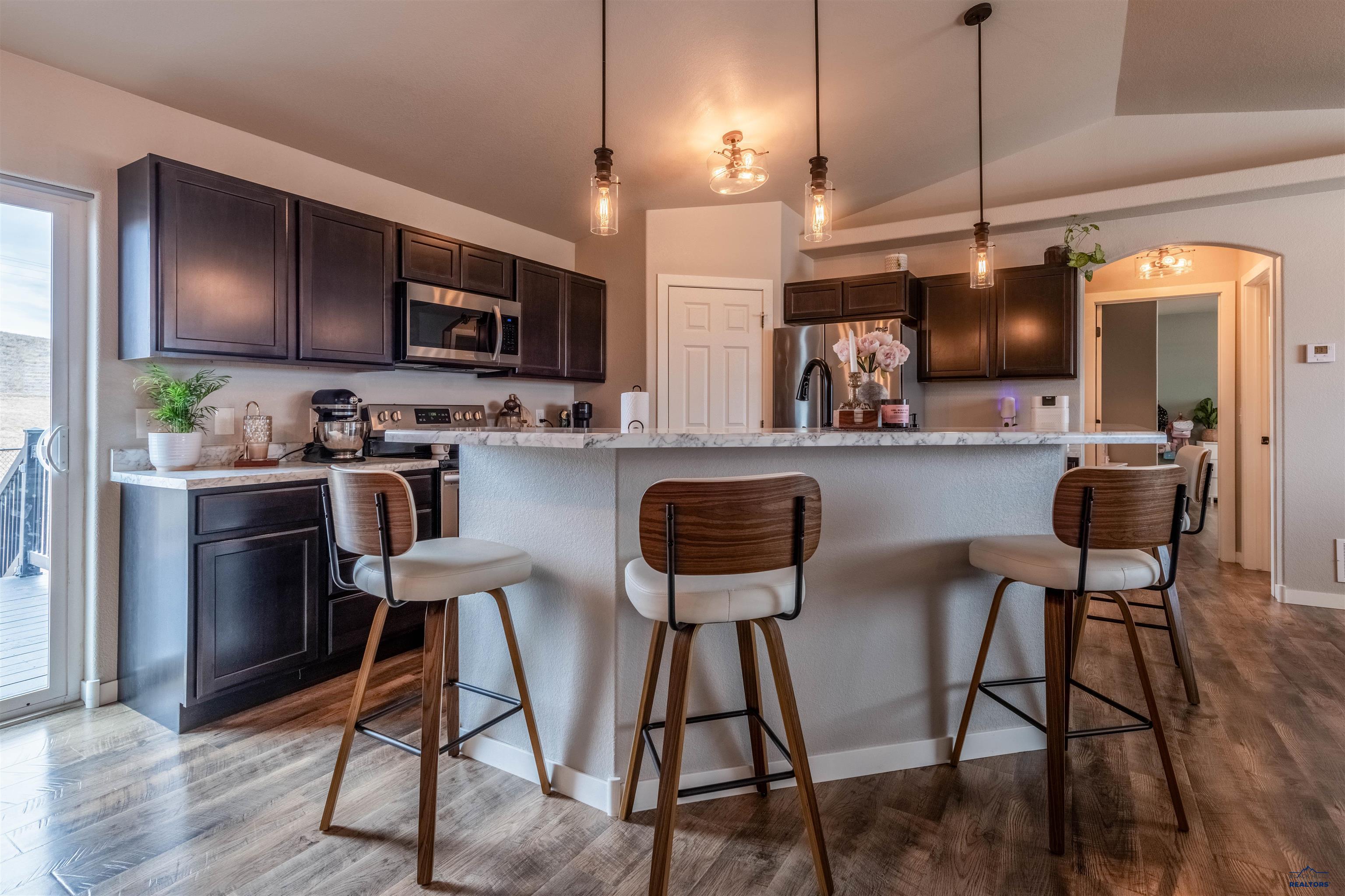 305 BEAR TOOTH DR