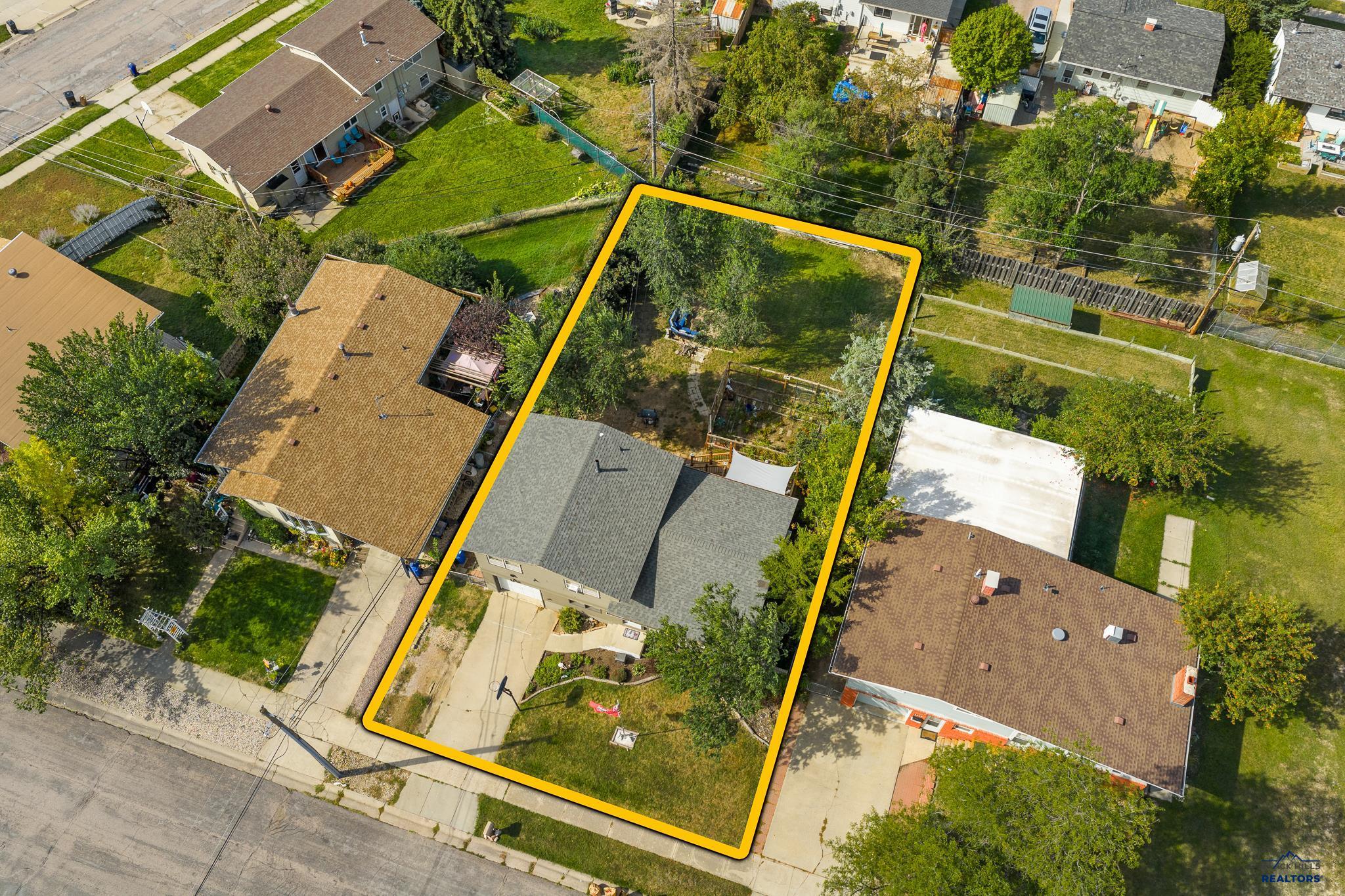 2225 BUENA VISTA DR