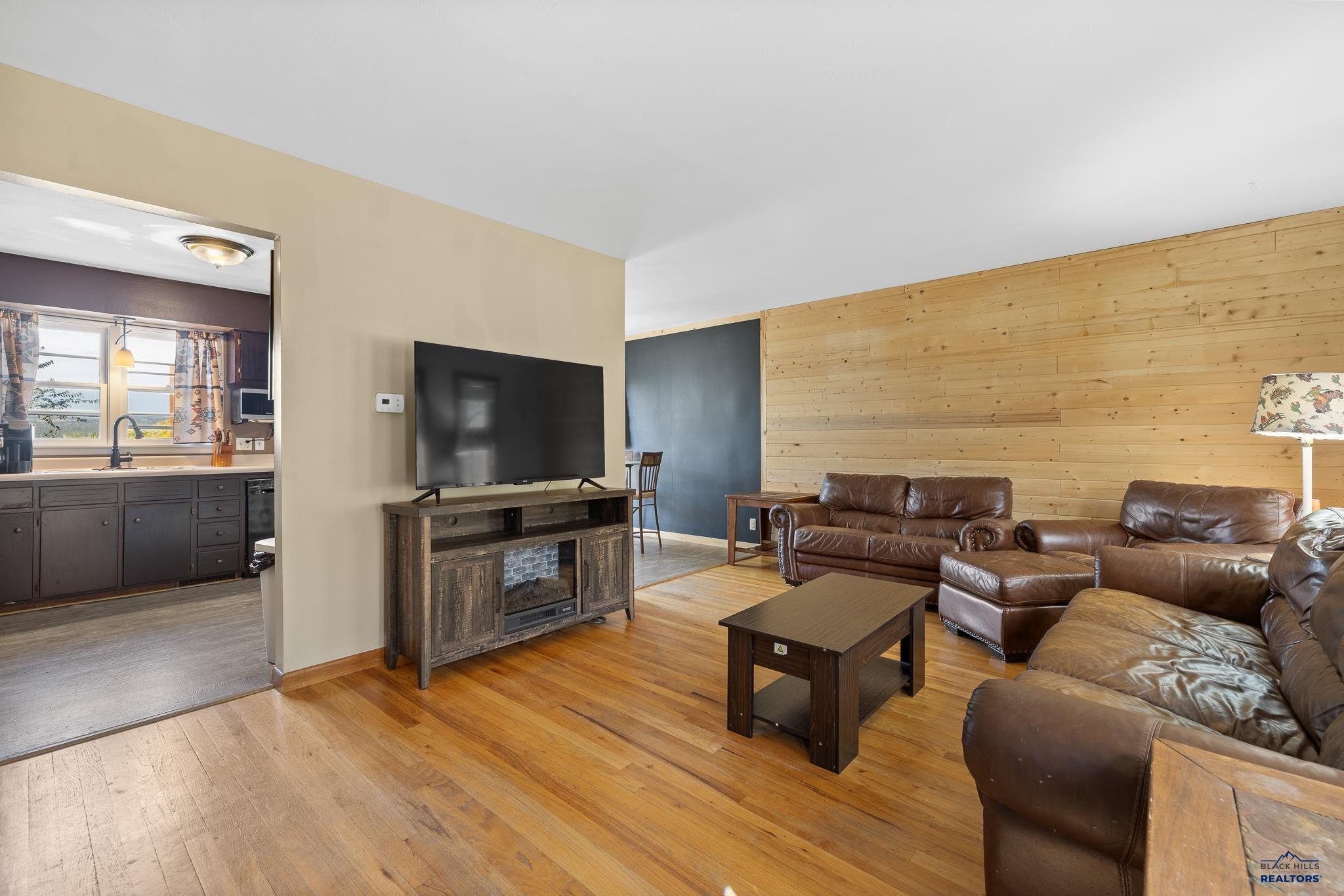 2225 BUENA VISTA DR