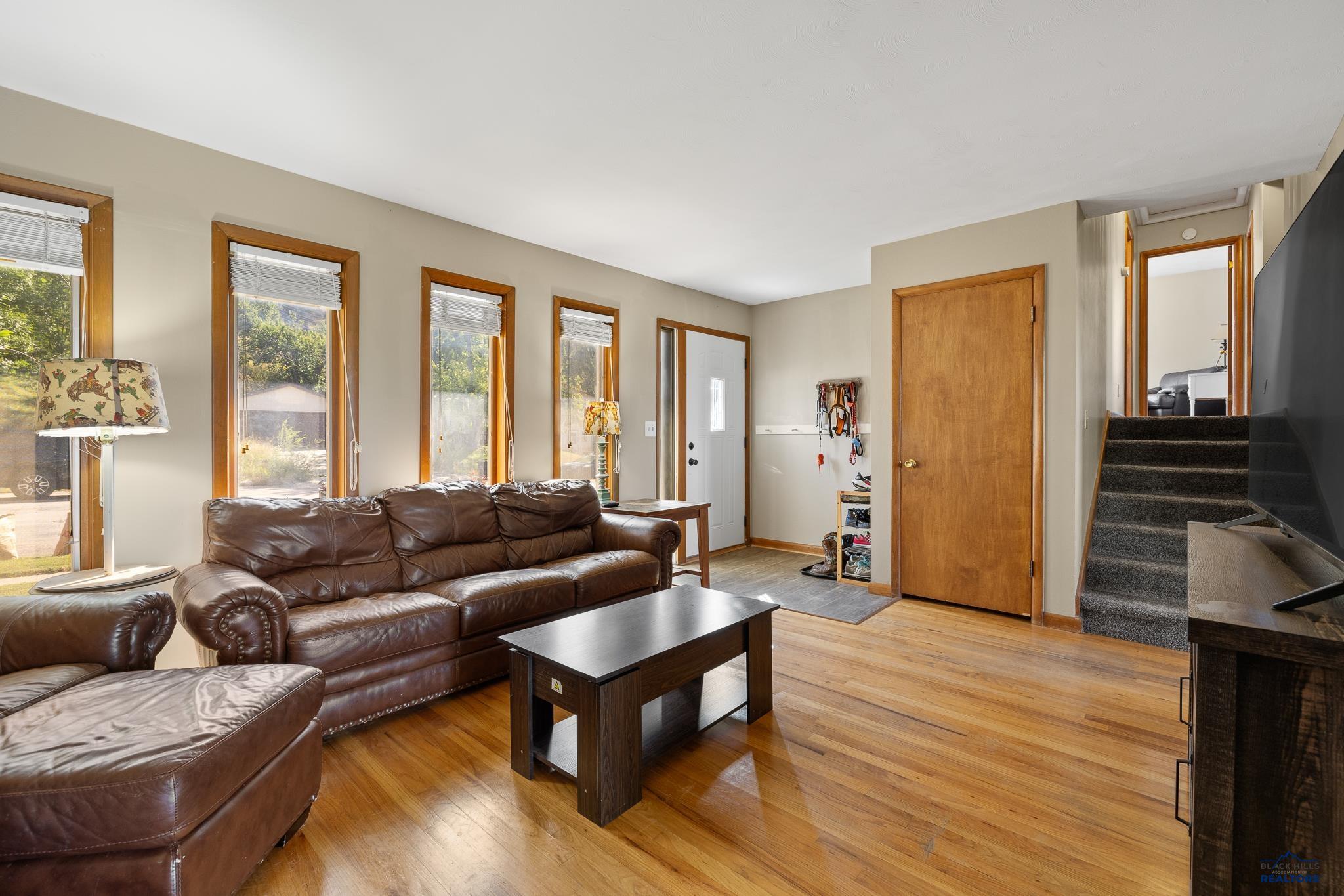 2225 BUENA VISTA DR