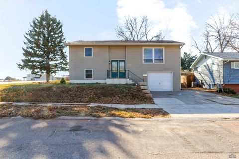 4703 WINDSOR DR Rapid City SD 57702