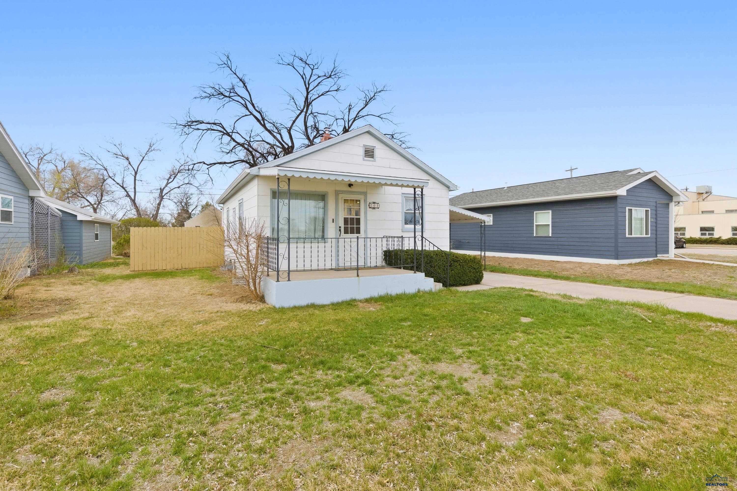 705 E DENVER