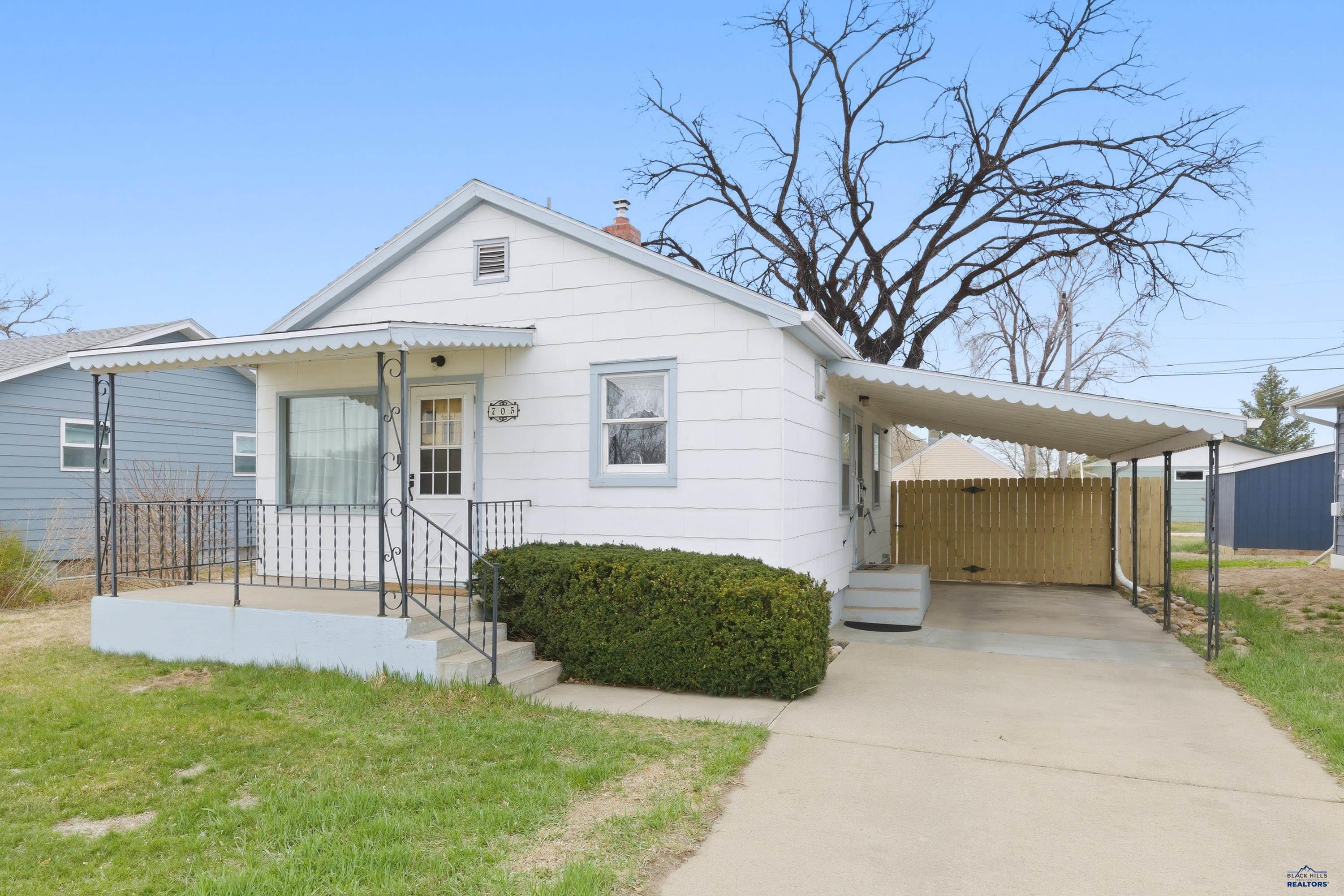 705 E DENVER