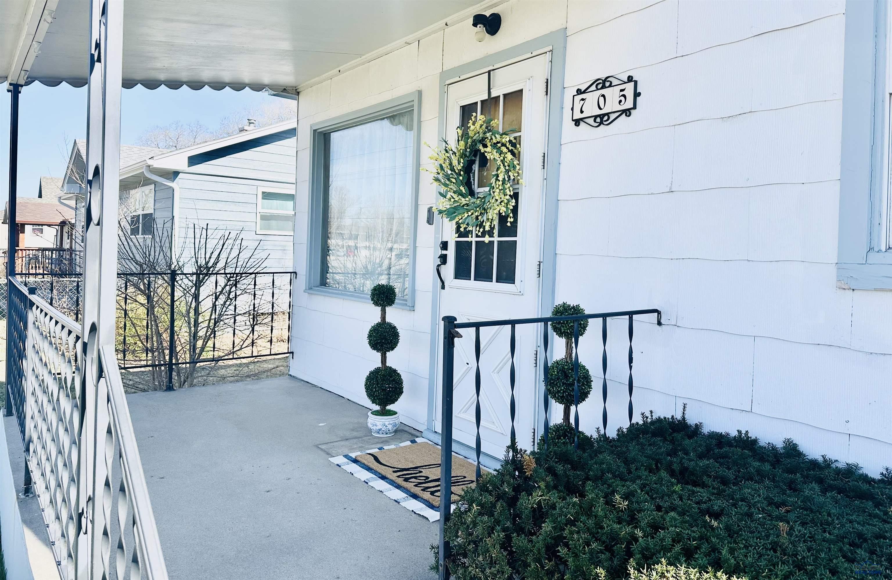 705 E DENVER