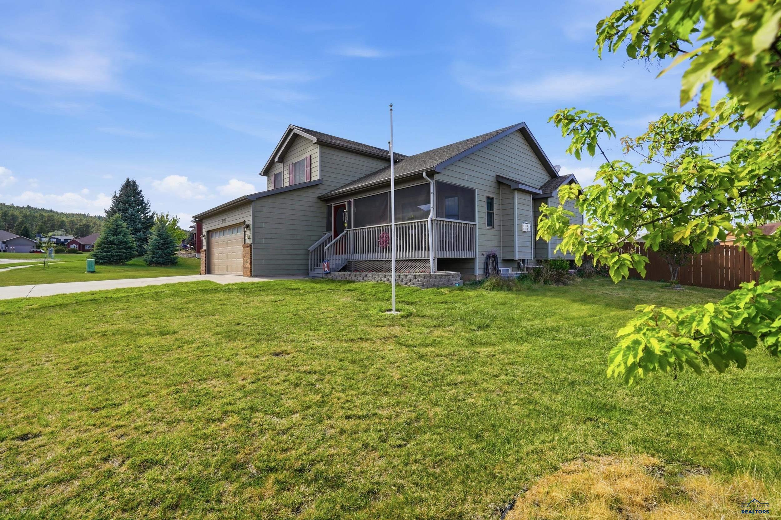 7230 CASTLEWOOD DR