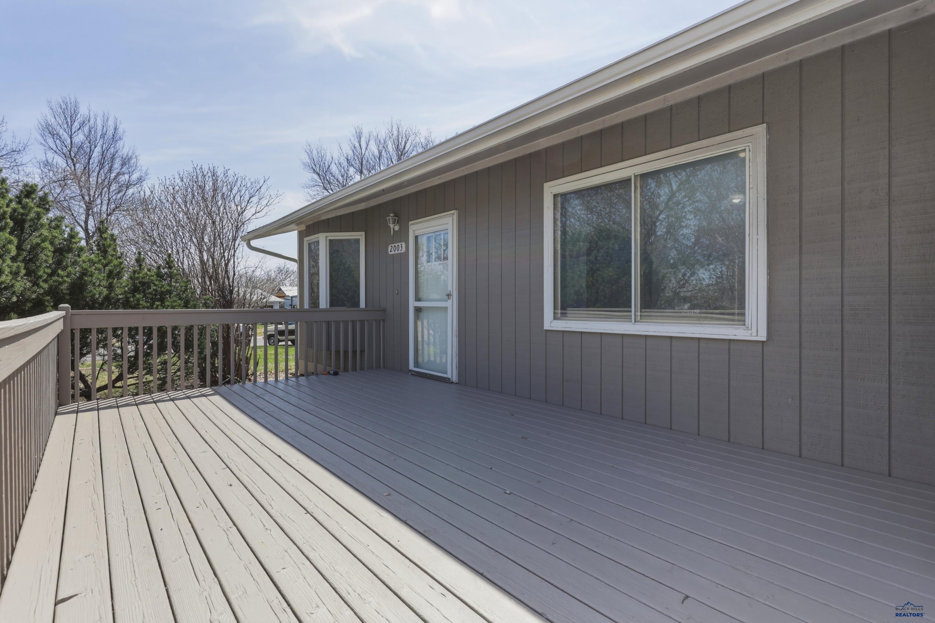 2003 RUSSET LN
