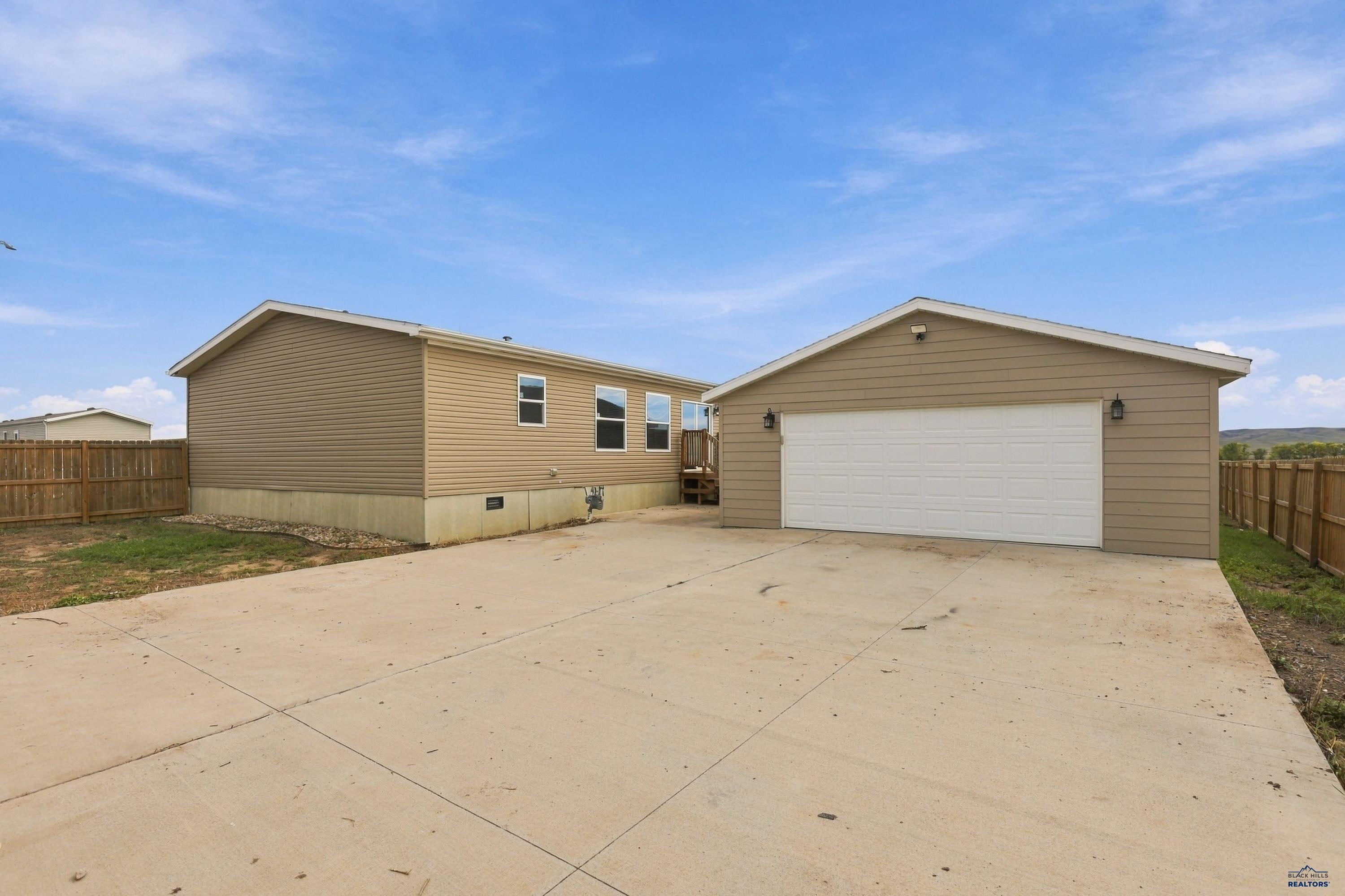 983 BENNINGTON DR