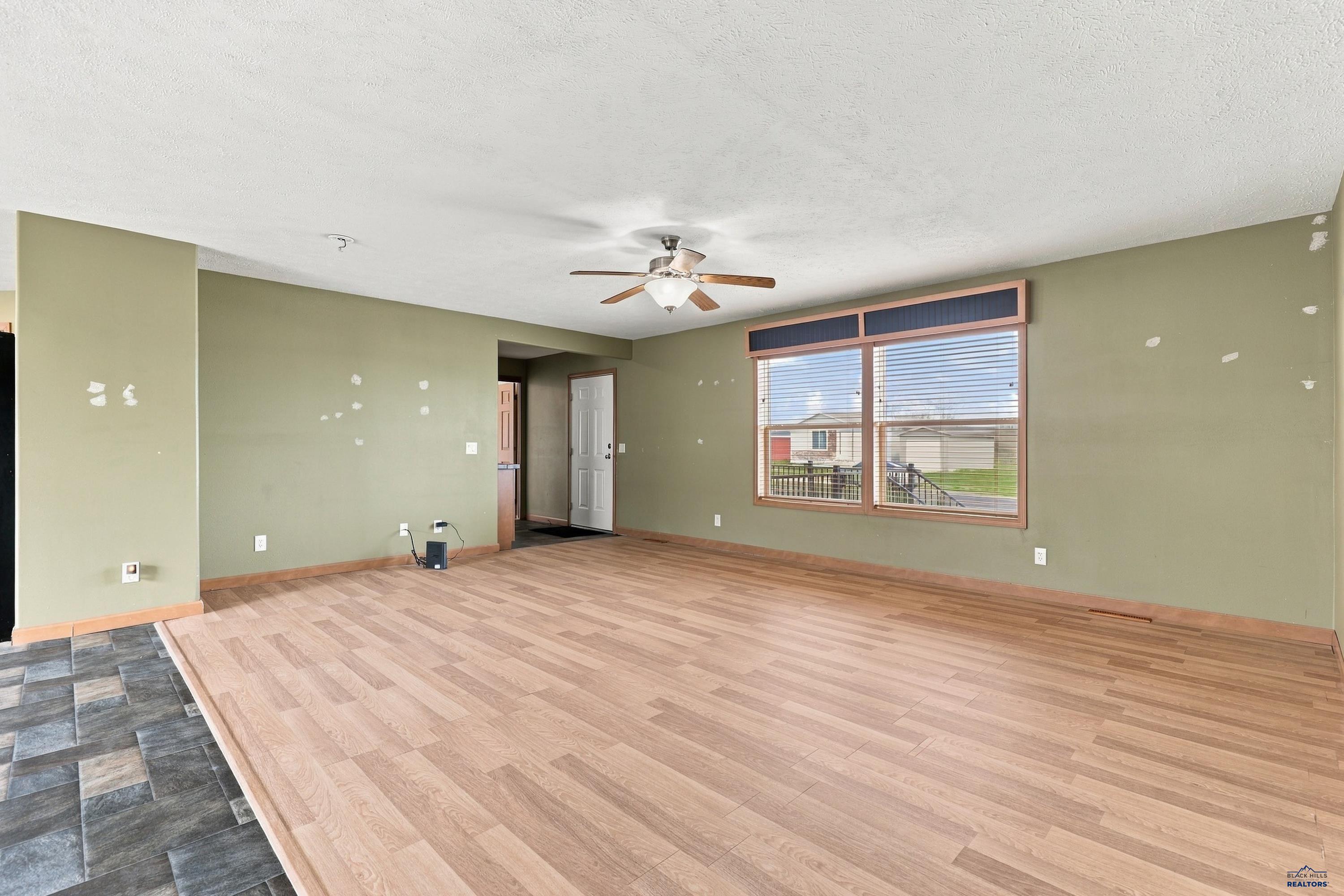 983 BENNINGTON DR