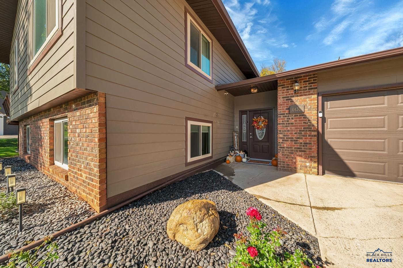 4430 BELLEWOOD DR