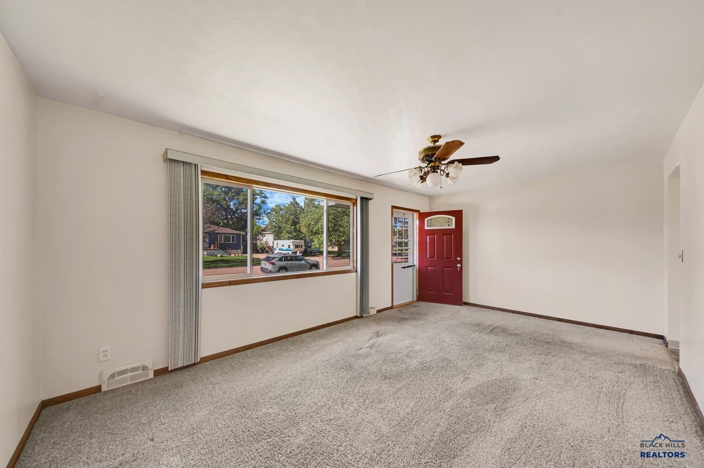124 GRAND BLVD