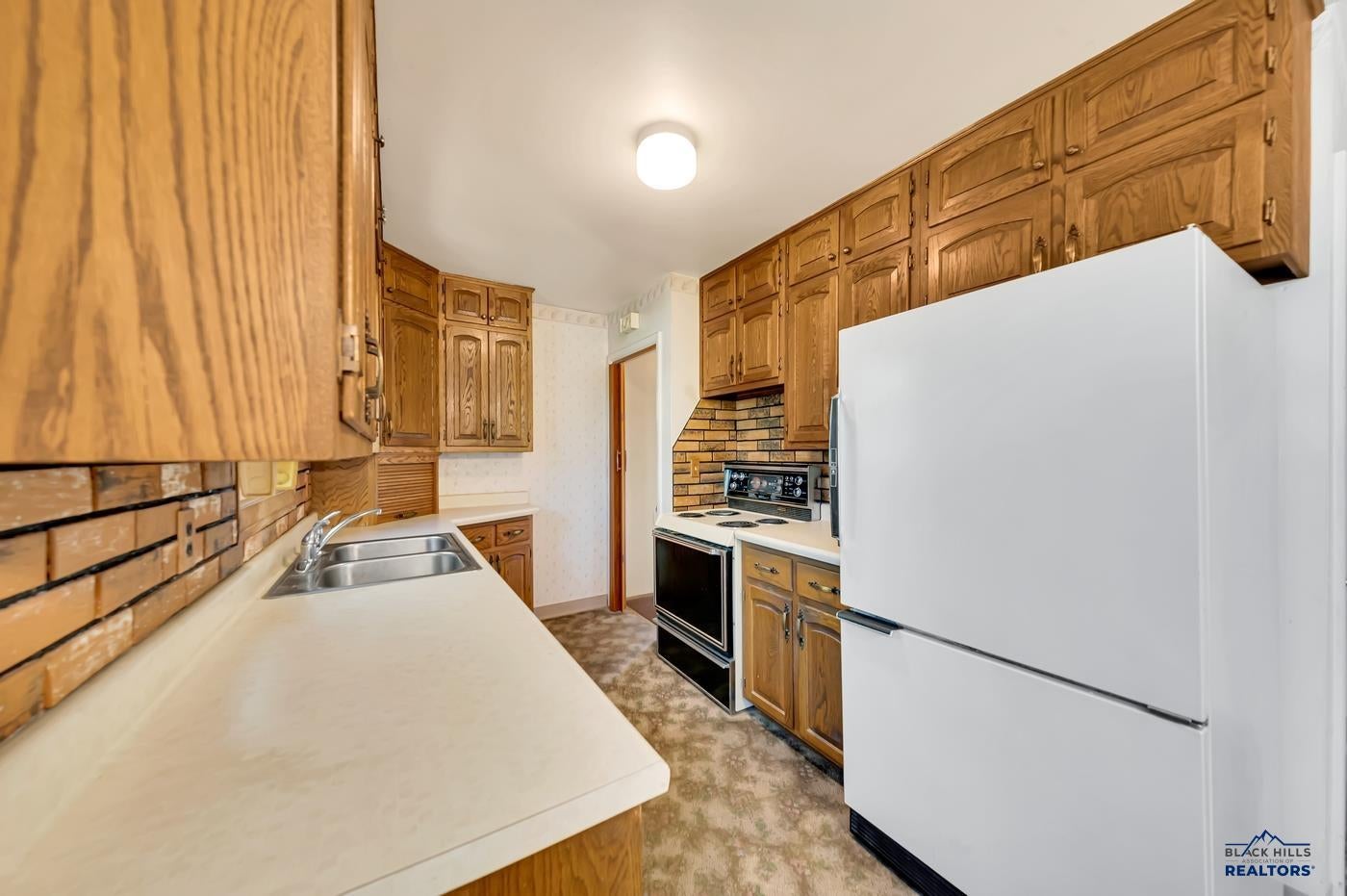 124 GRAND BLVD