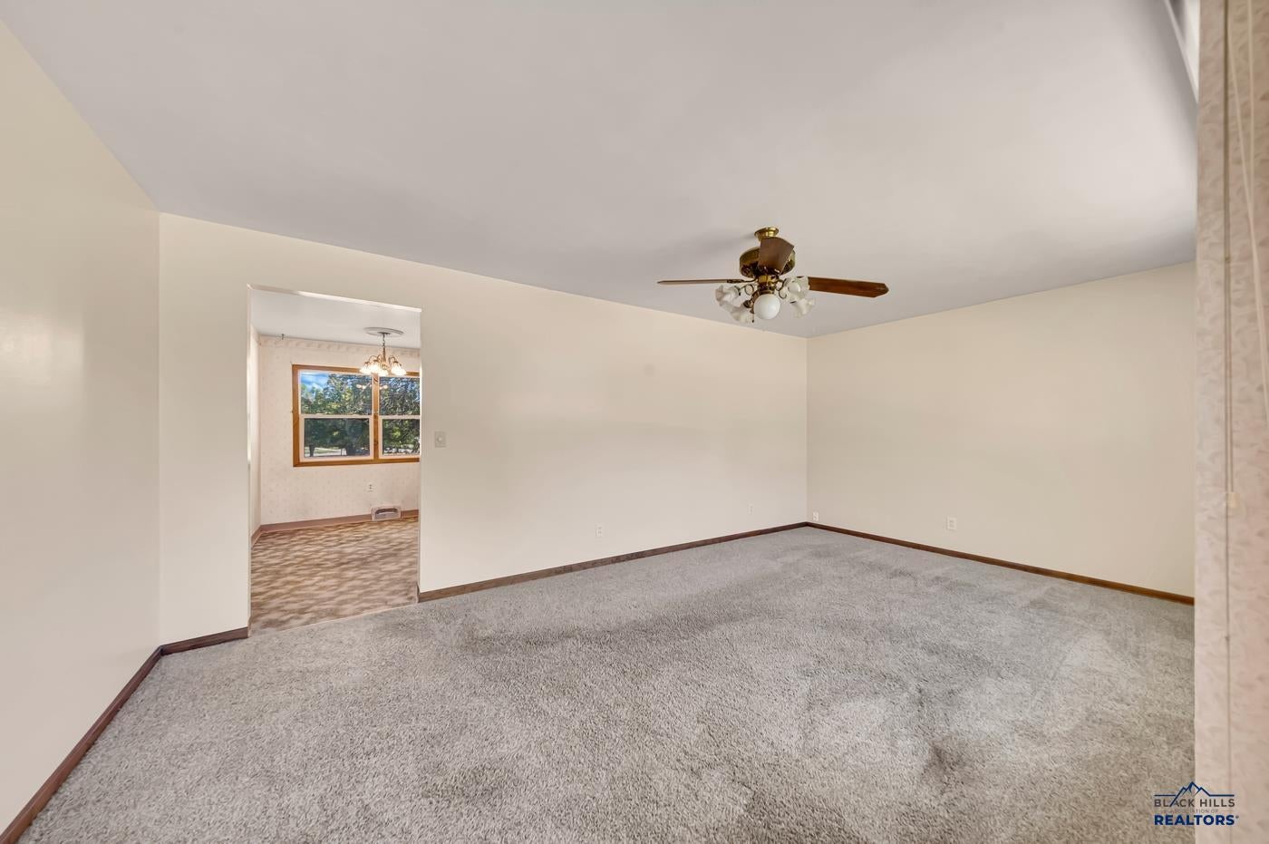 124 GRAND BLVD