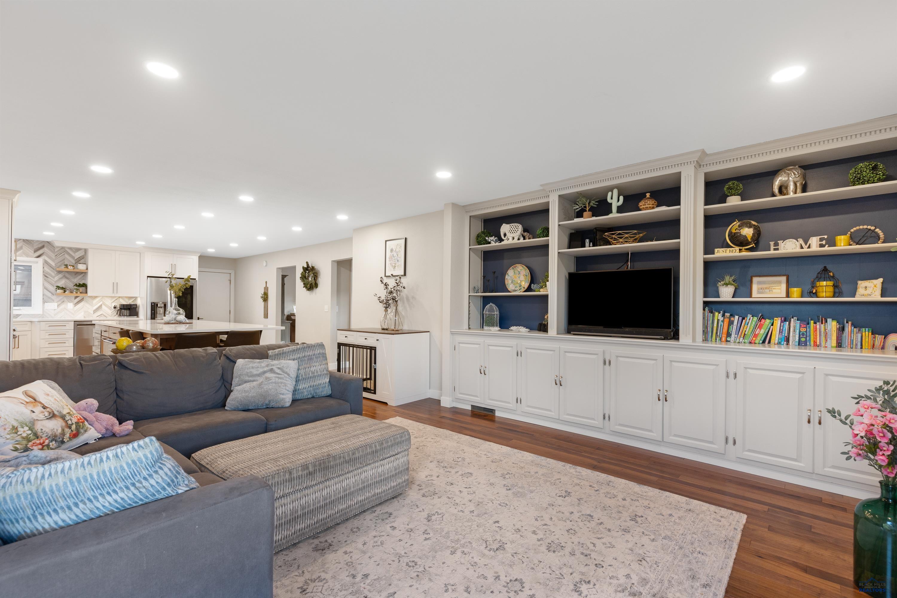 4037 VALLEY WEST DRIVE