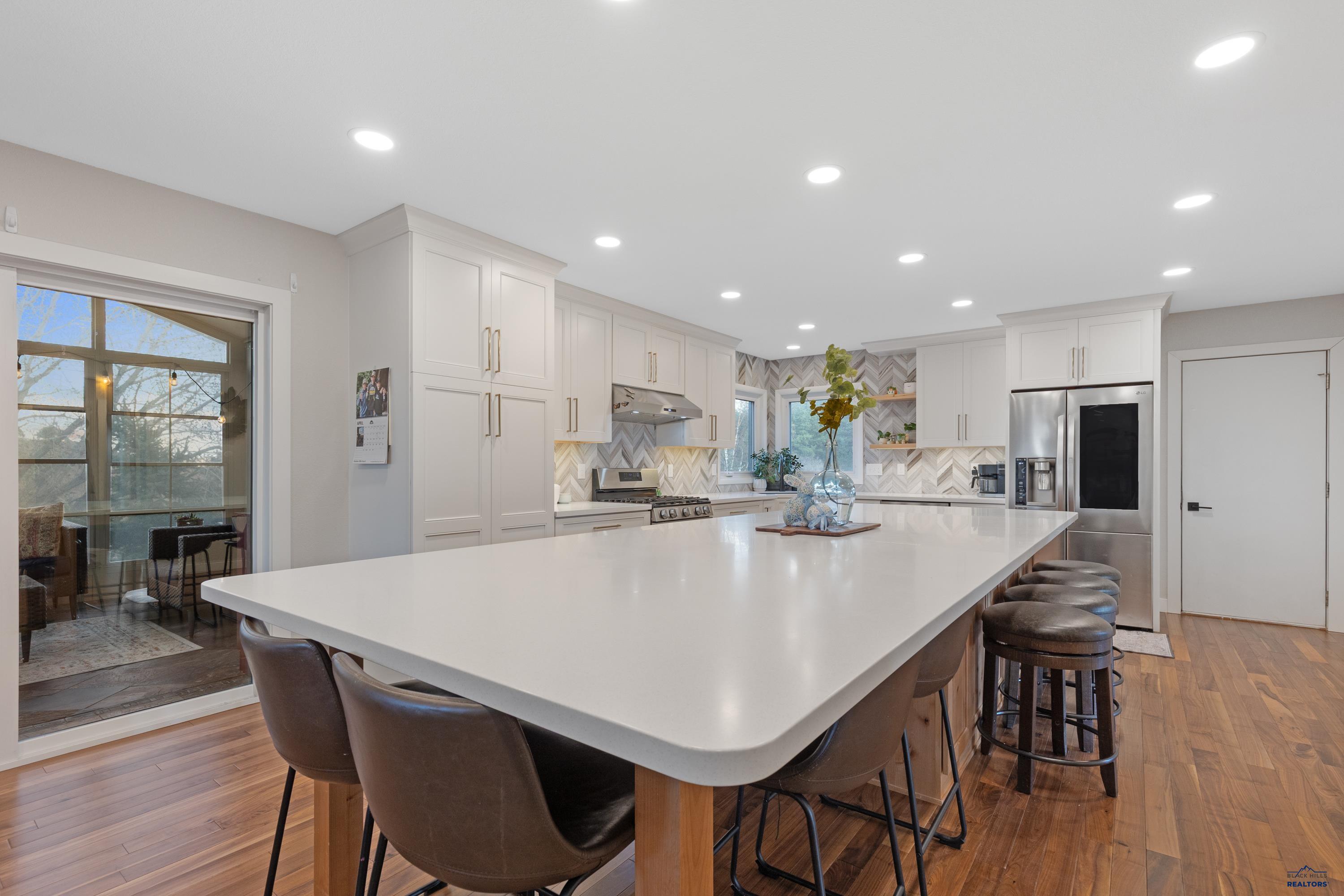 4037 VALLEY WEST DRIVE