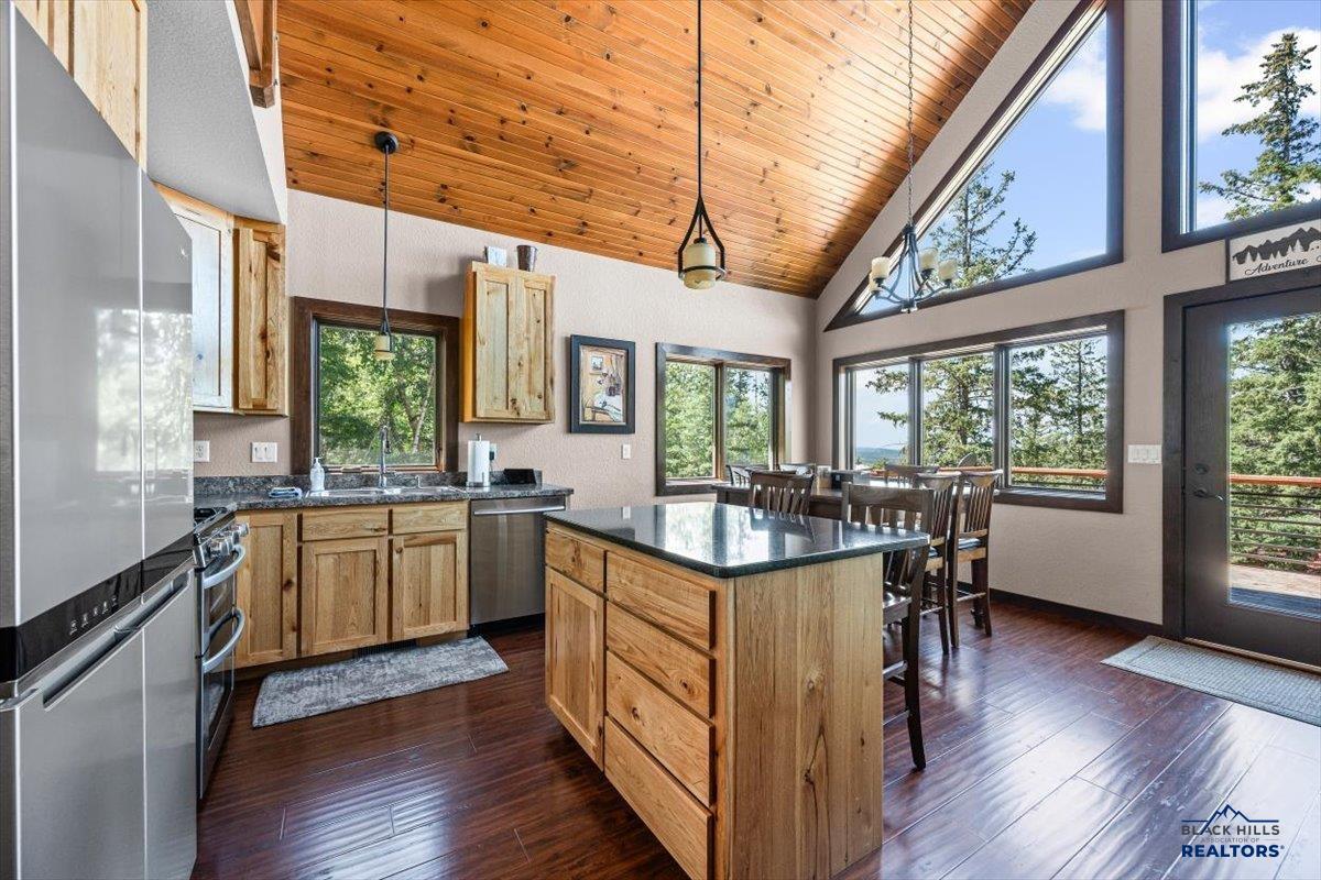 21156 LOST CAMP TRAIL