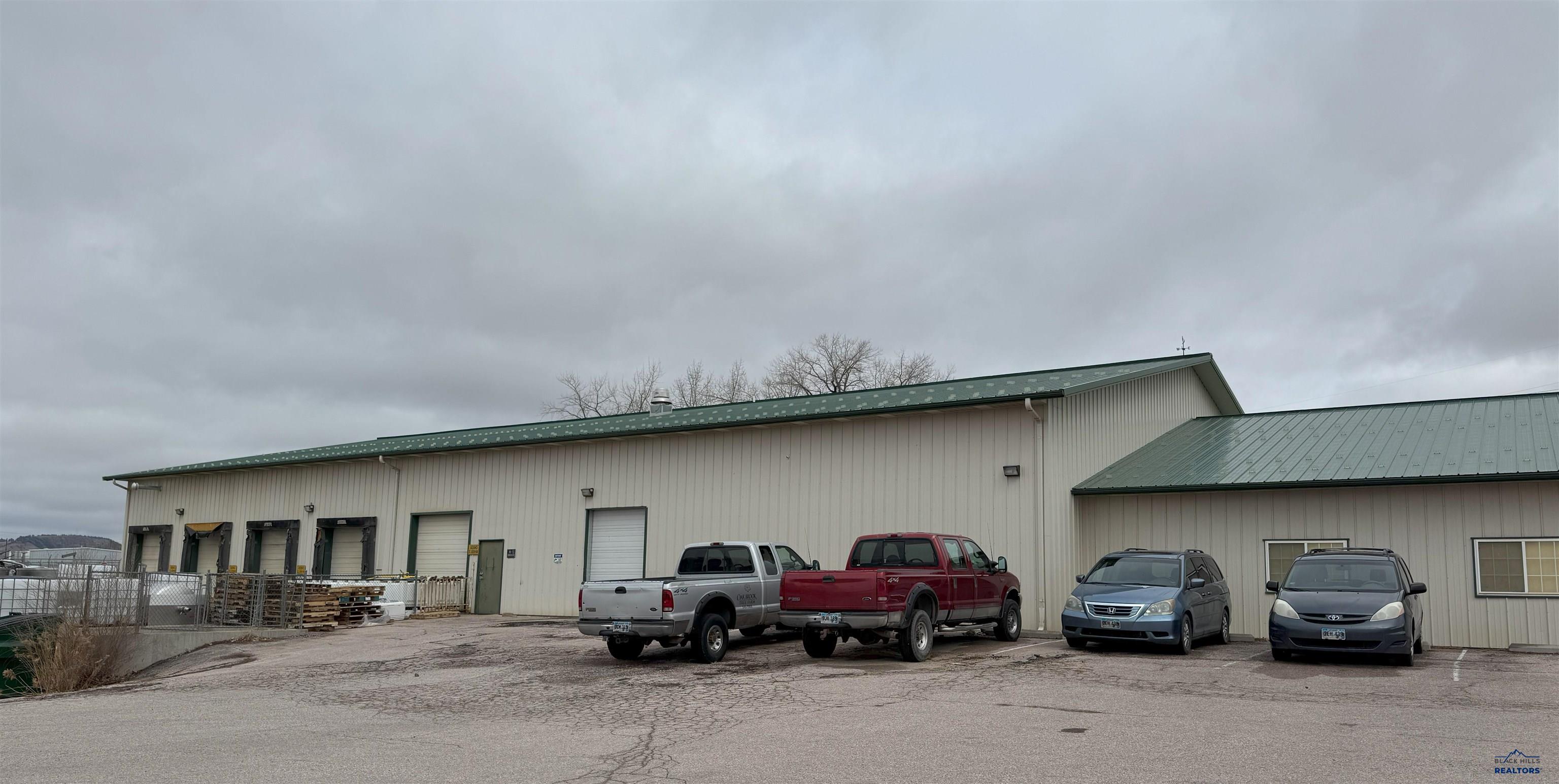 Photo 1 of 11 — 940 KENNEL DR, Rapid City, SD 57703