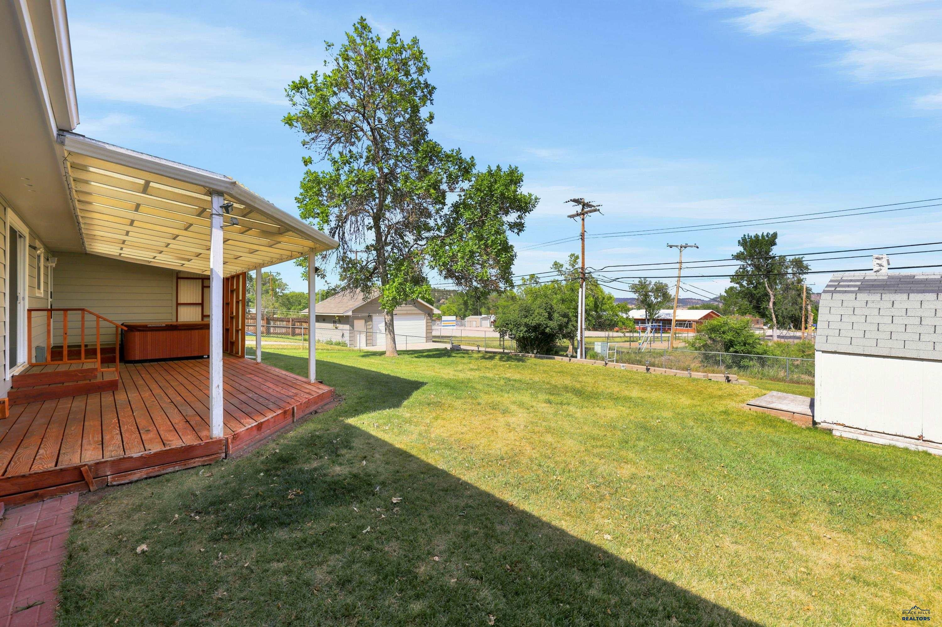 210 PINEDALE DR