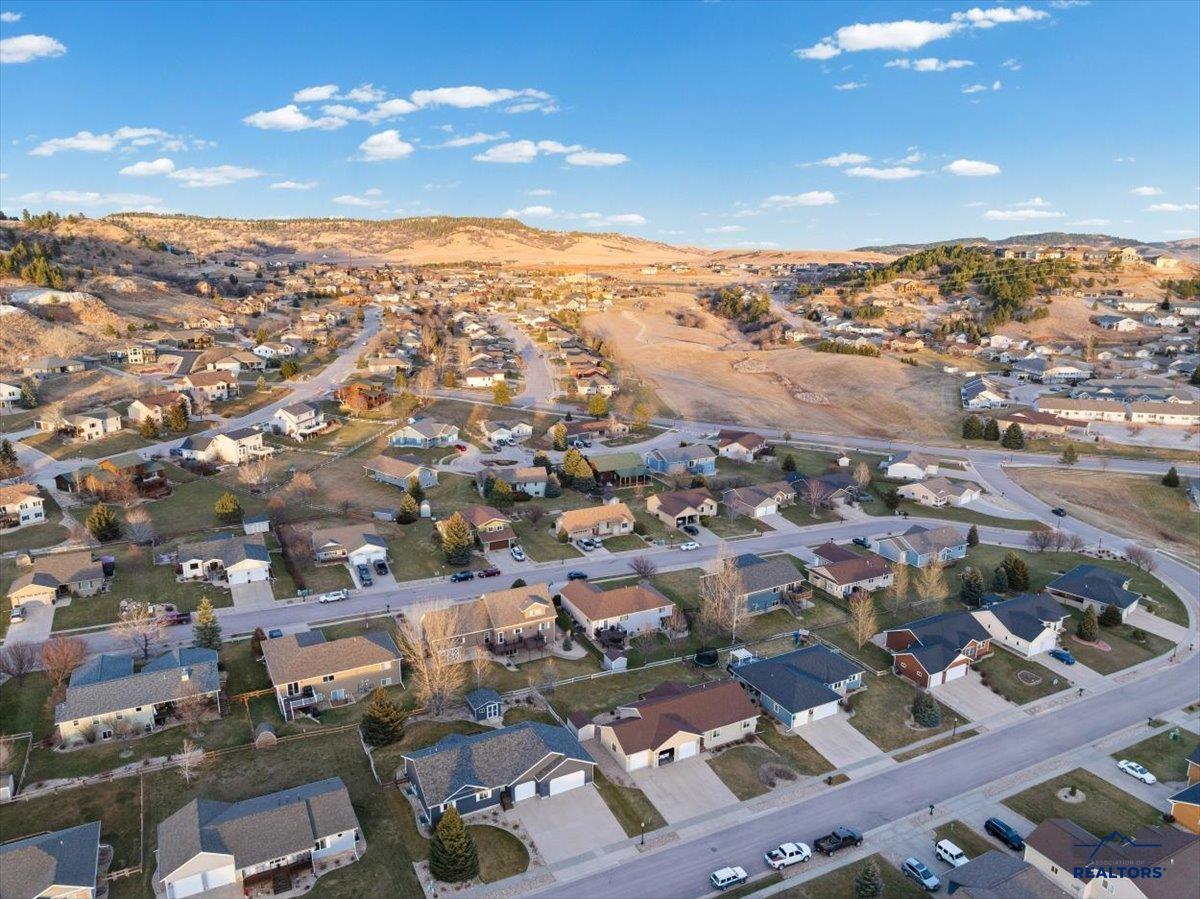 1835 IRON HORSE LOOP