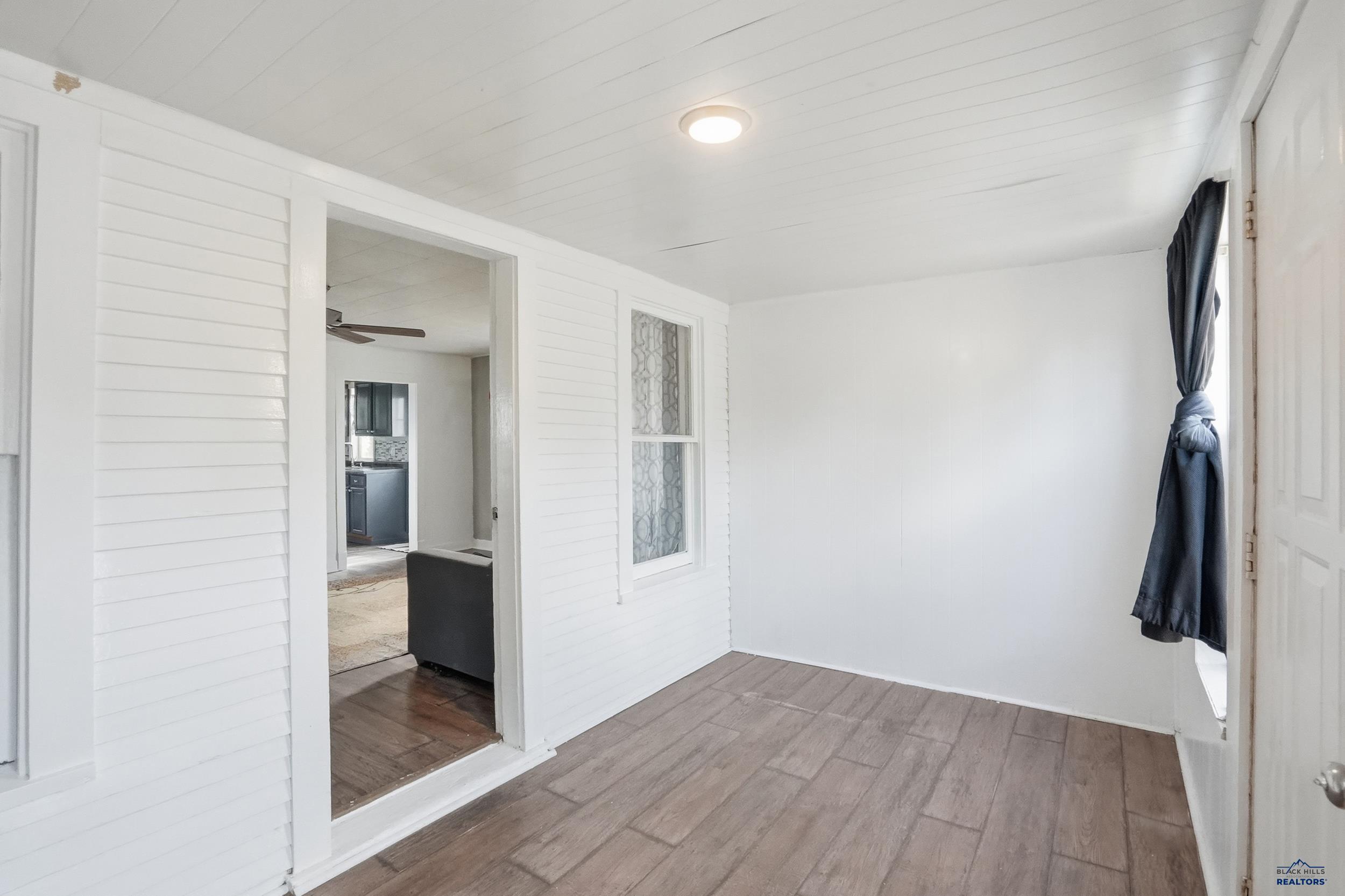 121 E NOWLIN