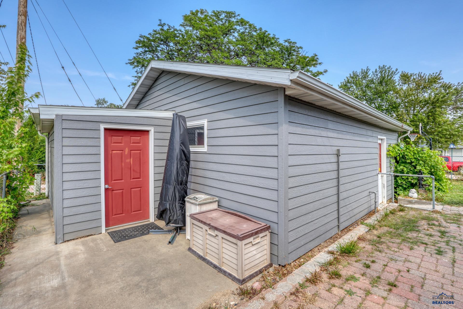 128 MEADE ST