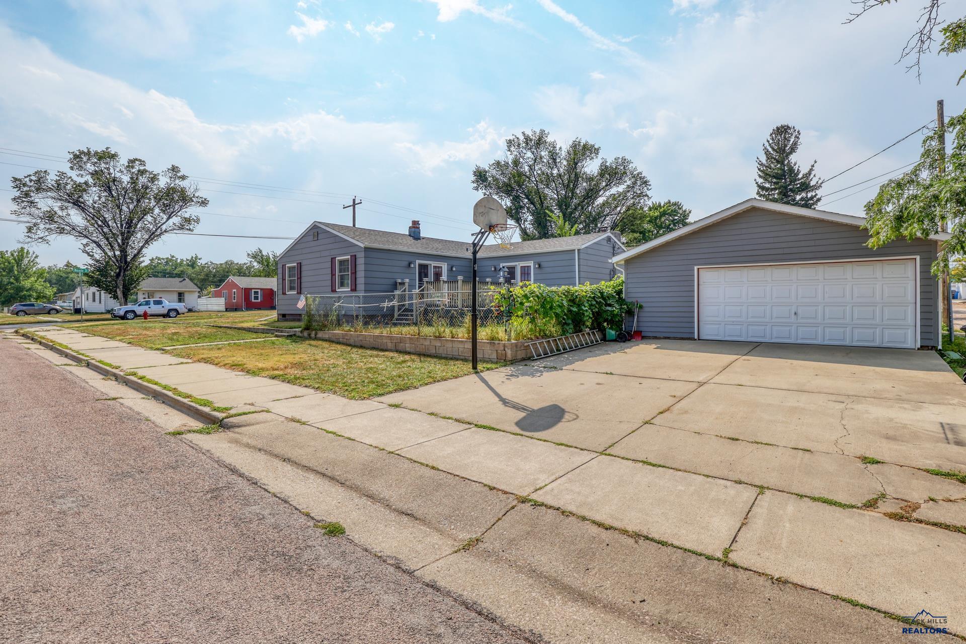 128 MEADE ST
