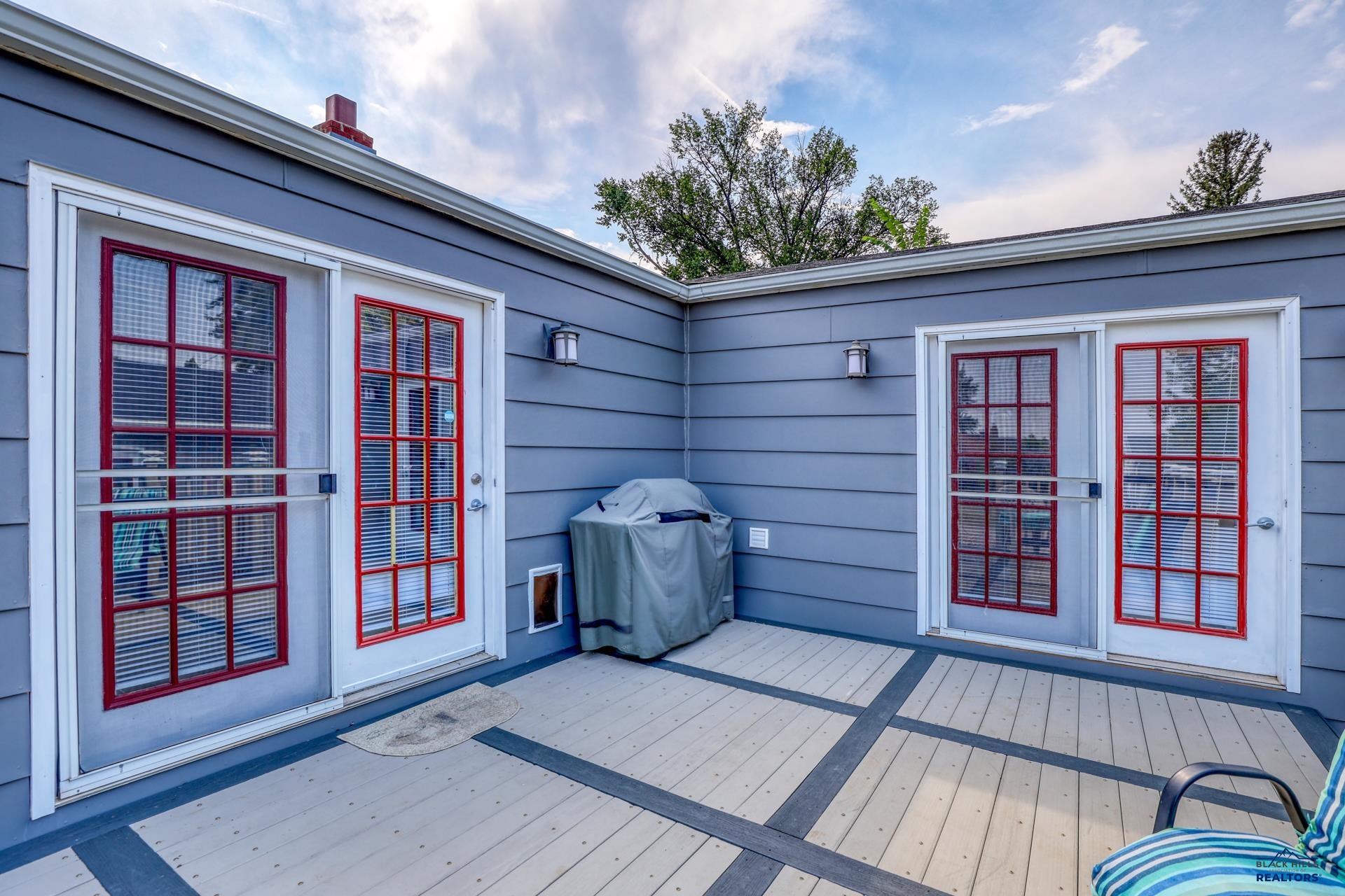 128 MEADE ST