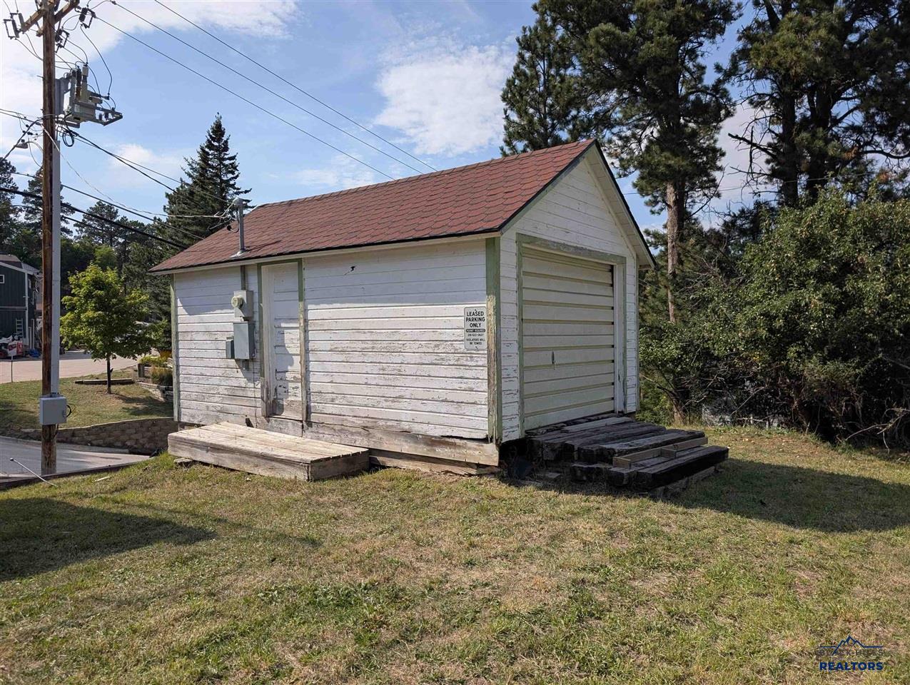 520 Lower McClellan Street