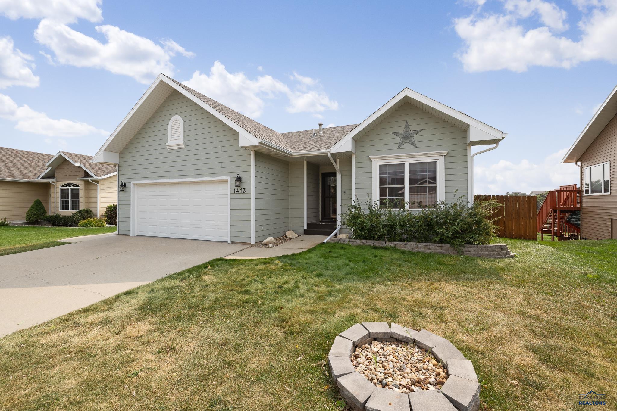 1413 EDINBOROUGH DR