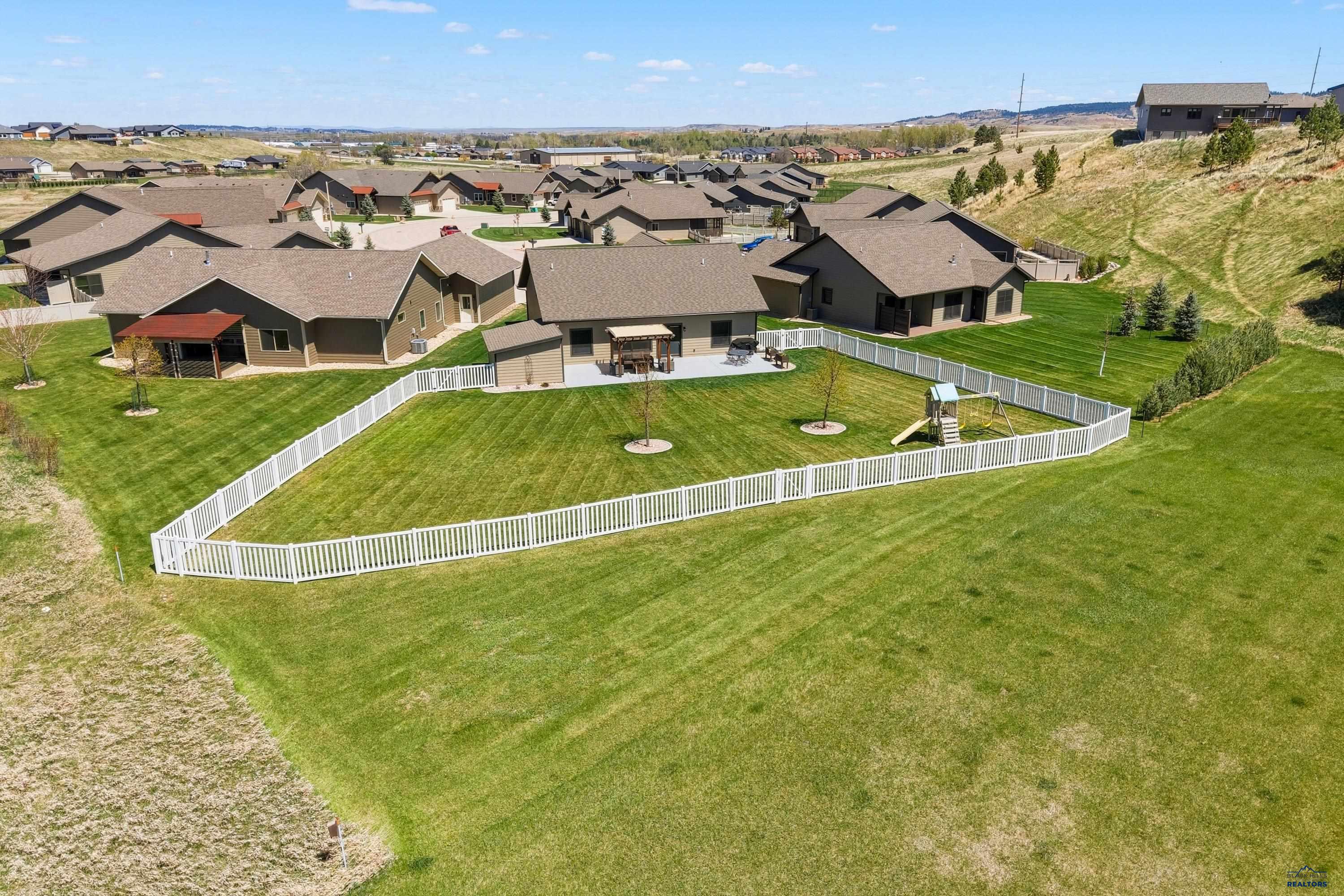 2220 ARROWHEAD DR